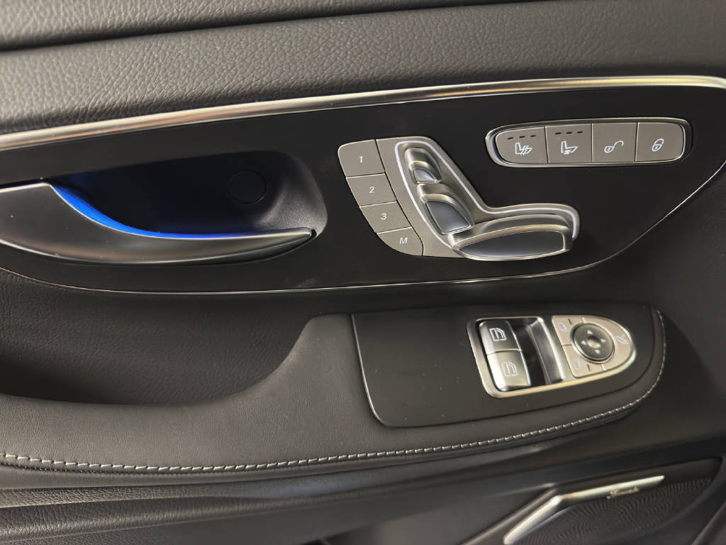 MERCEDES-BENZ V 300 d Exclusive Swiss Edition 4Matic Lang-image-5