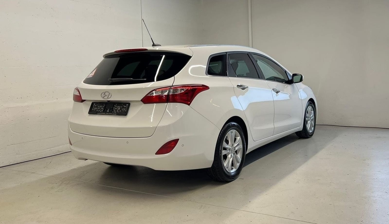HYUNDAI i30 sw 1.6 GDi Go-showroom-element-1