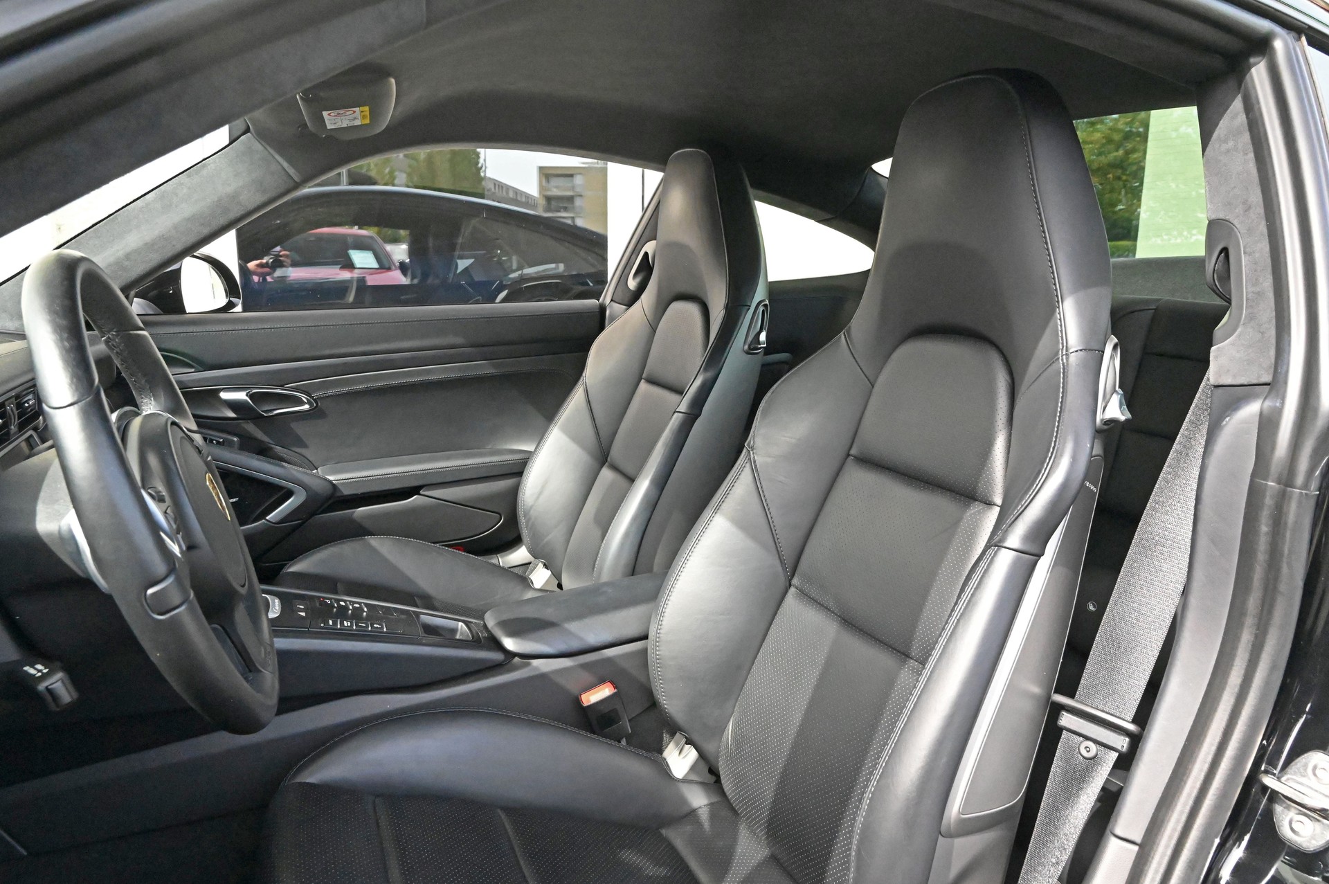 PORSCHE 911 Carrera 4 GTS PDK-image-12