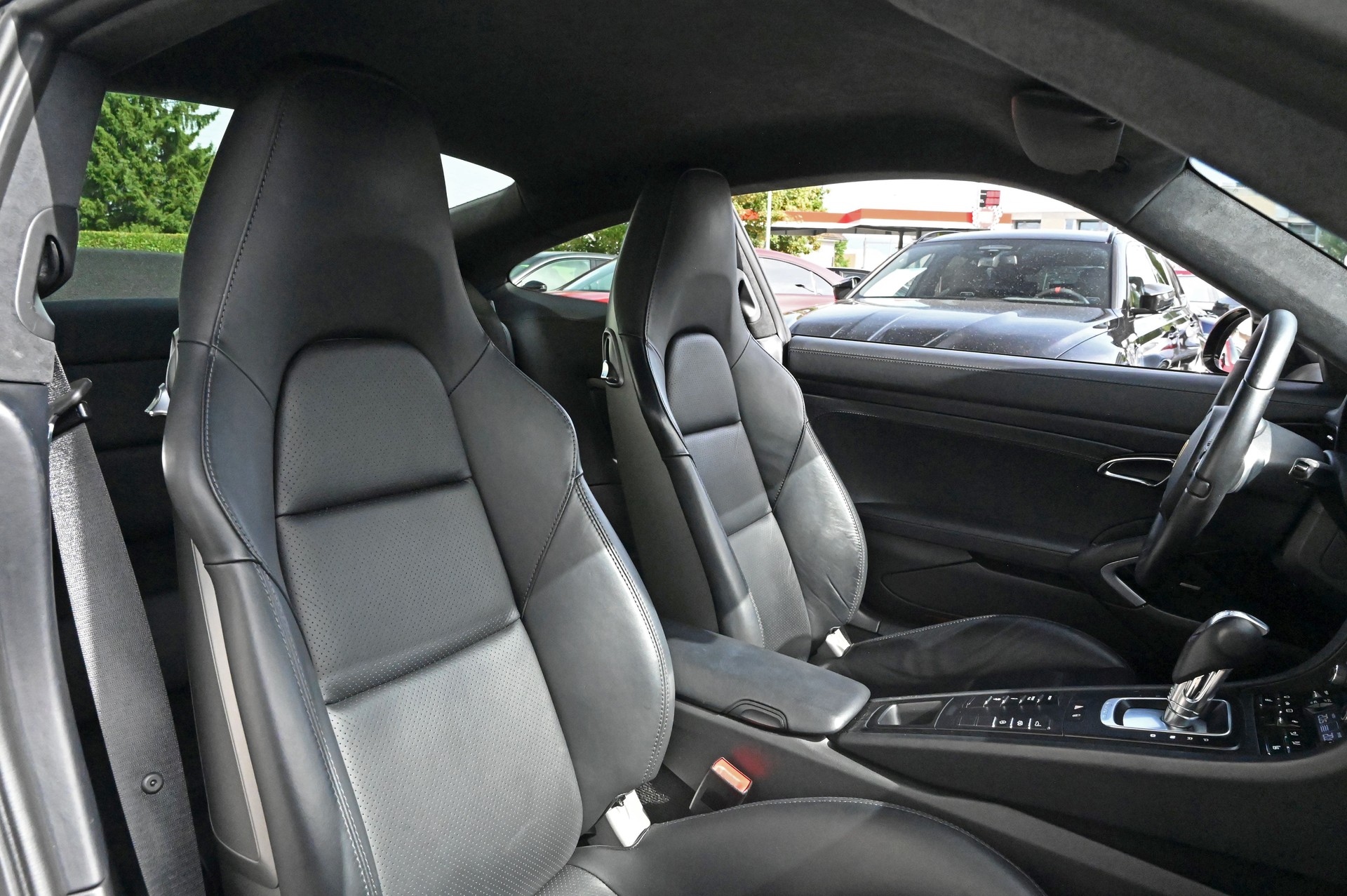 PORSCHE 911 Carrera 4 GTS PDK-image-24
