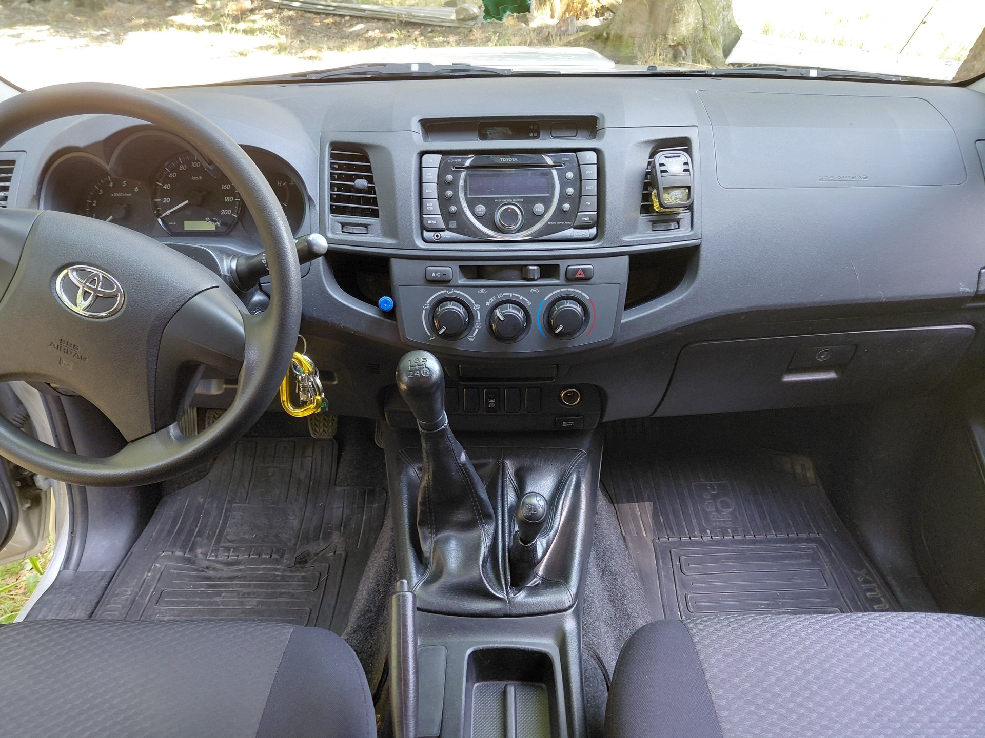 TOYOTA HI-LUX-image-5