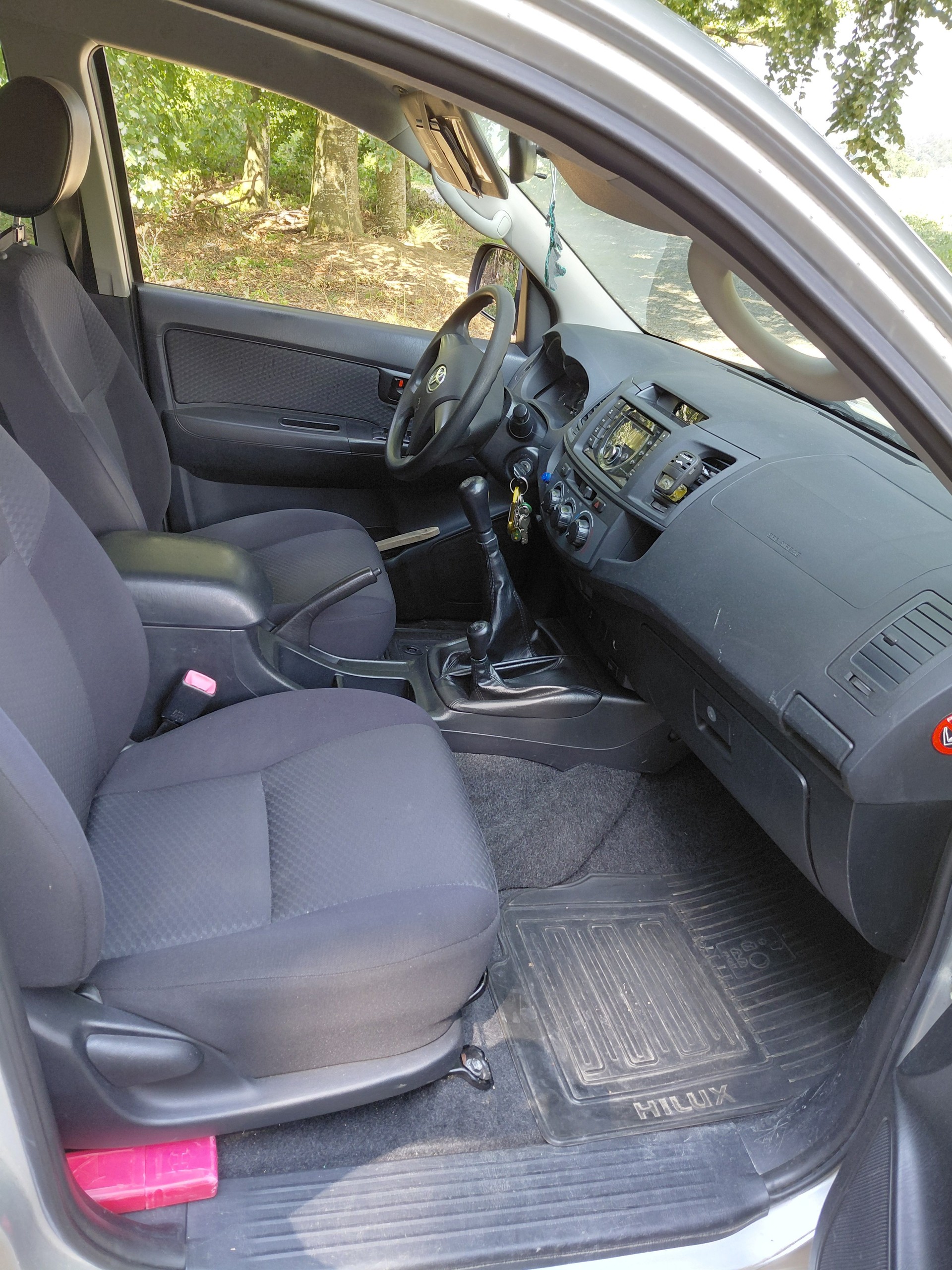 TOYOTA HI-LUX-image-4