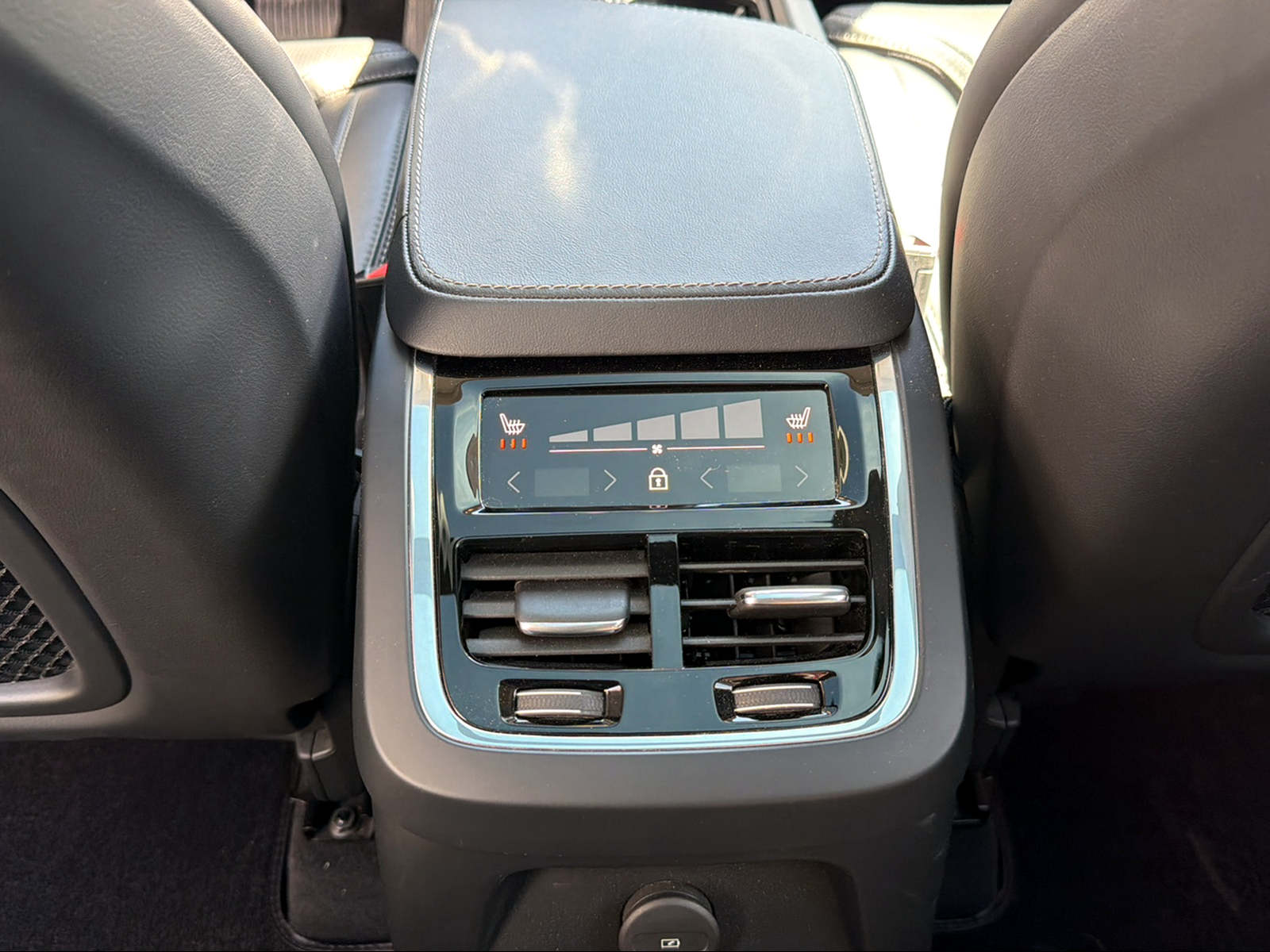 VOLVO XC90 2.0 T8 TE Ultra Bright 7P. eAWD-image-15