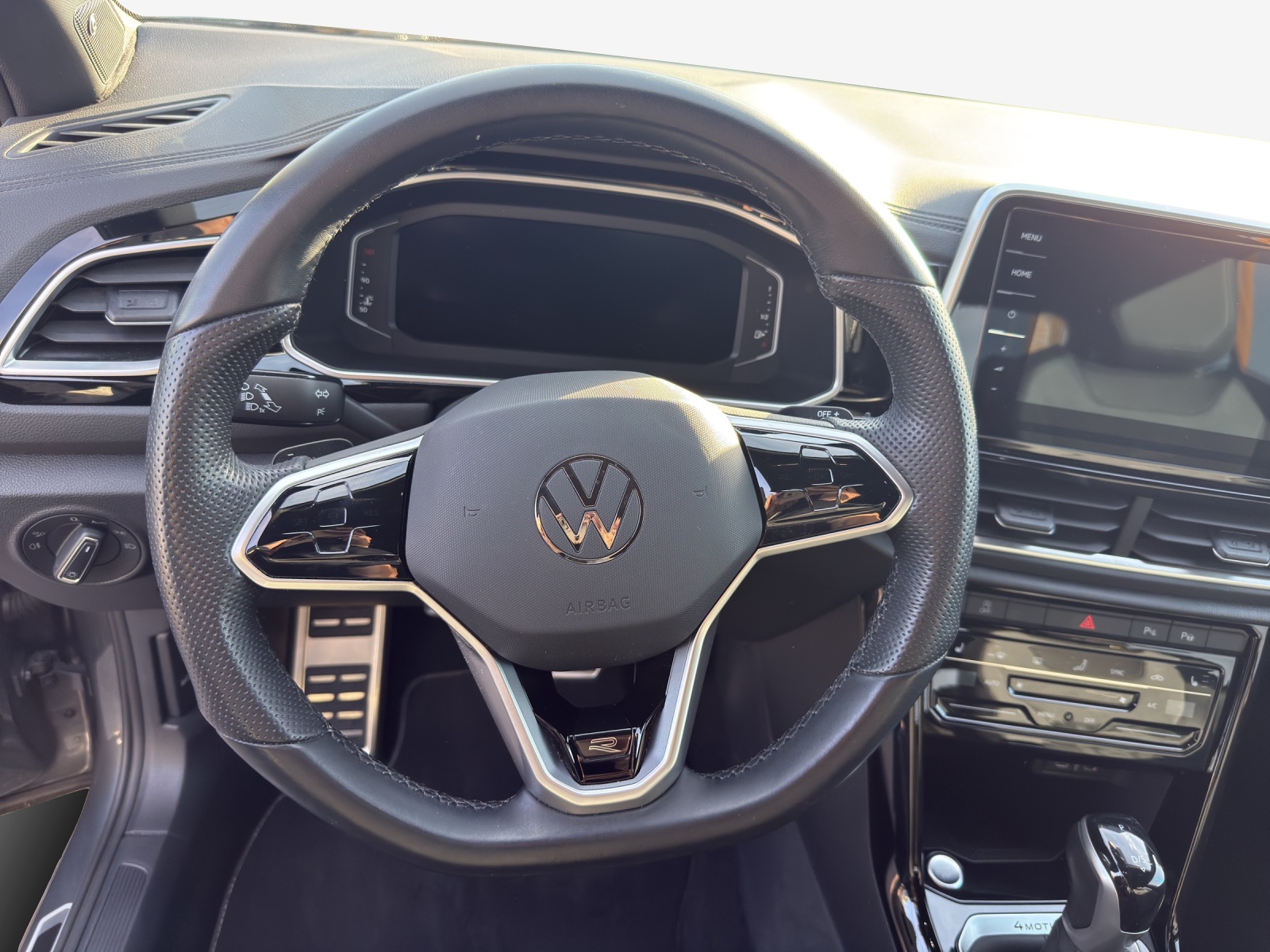 VW T-Roc 2.0 TSI R-Line DSG 4Motion-image-9