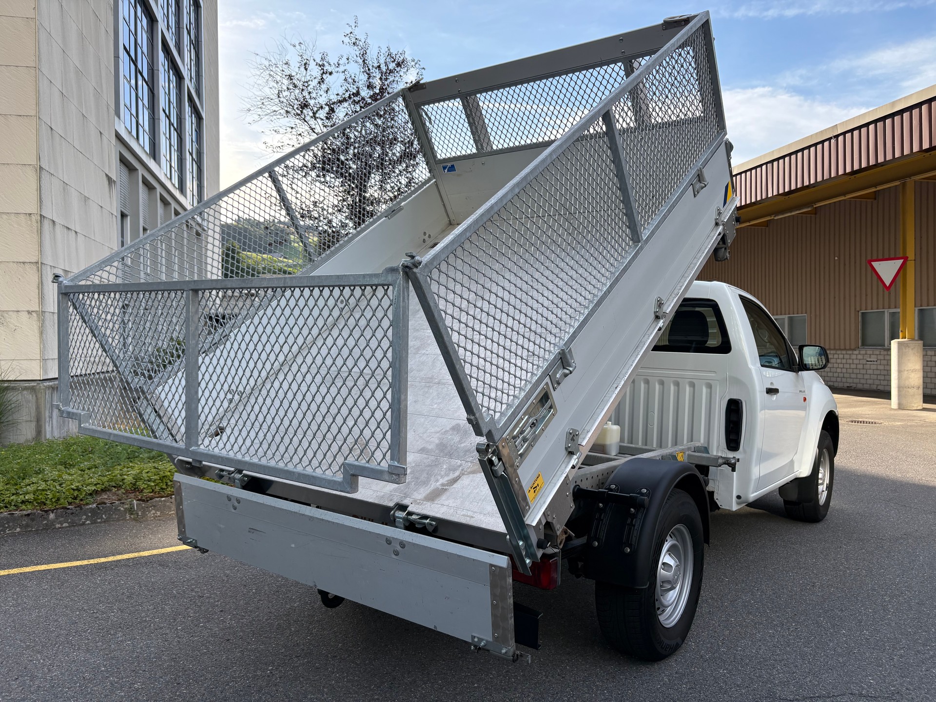 ISUZU D-MAX 1.9 4x4 KIPPER-image-7