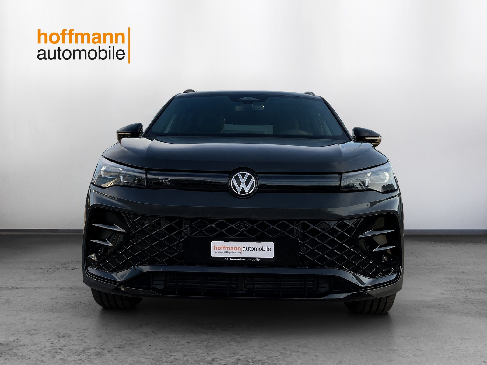 VW Tiguan 2.0 TSI DSG R-Line United 4Motion-showroom-element-1