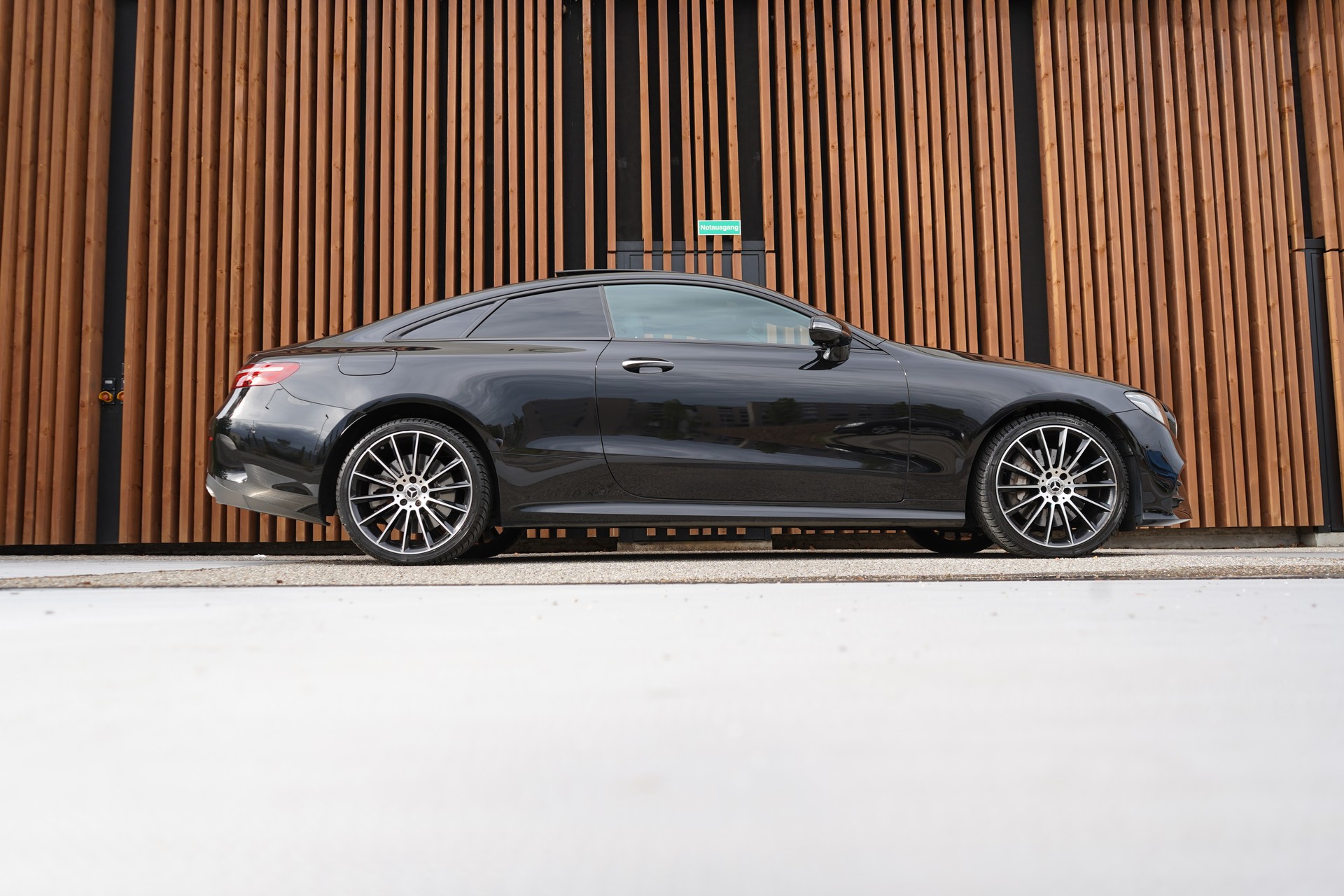 MERCEDES-BENZ E 450 COUPÉ AMG LINE BLACK 4 MATIC 9G-TRONIC l 367 PS