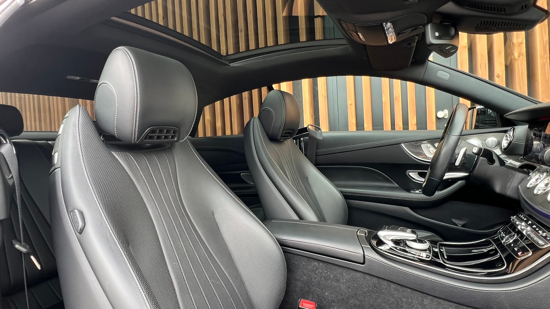 MERCEDES-BENZ E 450 COUPÉ AMG LINE BLACK 4 MATIC 9G-TRONIC l 367 PS-image-26