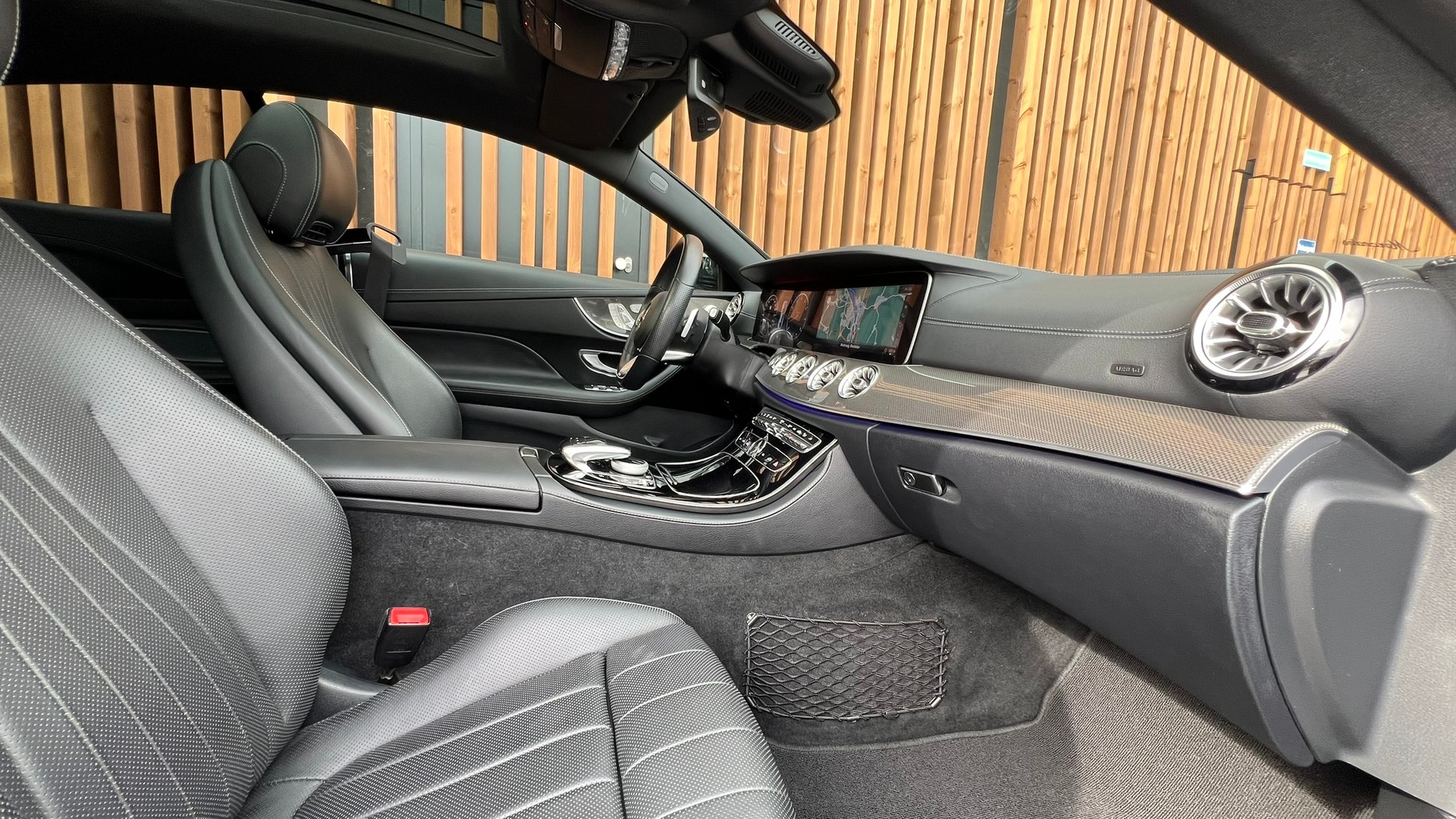 MERCEDES-BENZ E 450 COUPÉ AMG LINE BLACK 4 MATIC 9G-TRONIC l 367 PS-image-24