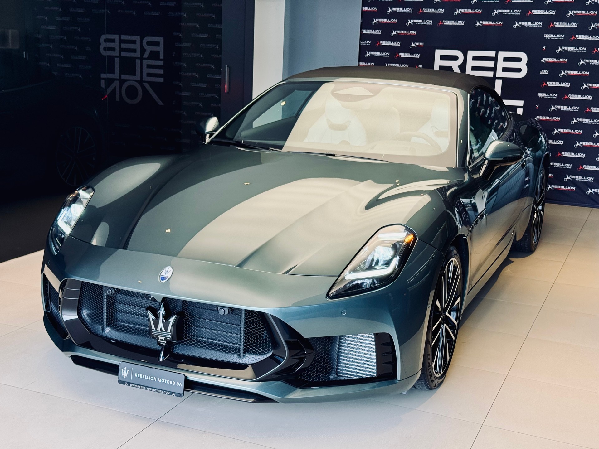 MASERATI GranCabrio Modena MY27-showroom-element-1