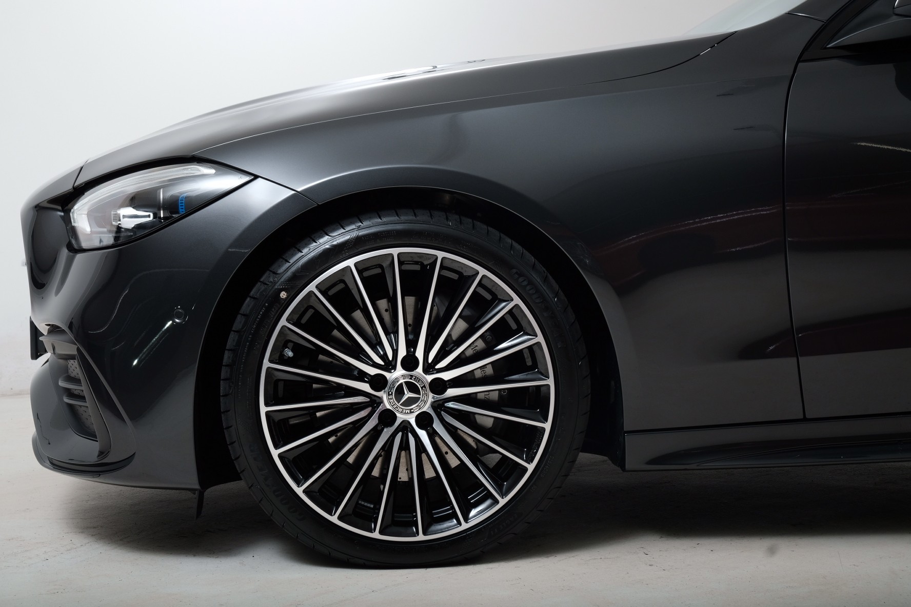 MERCEDES-BENZ C 300 AMG Line 4Matic S206-showroom-element-2