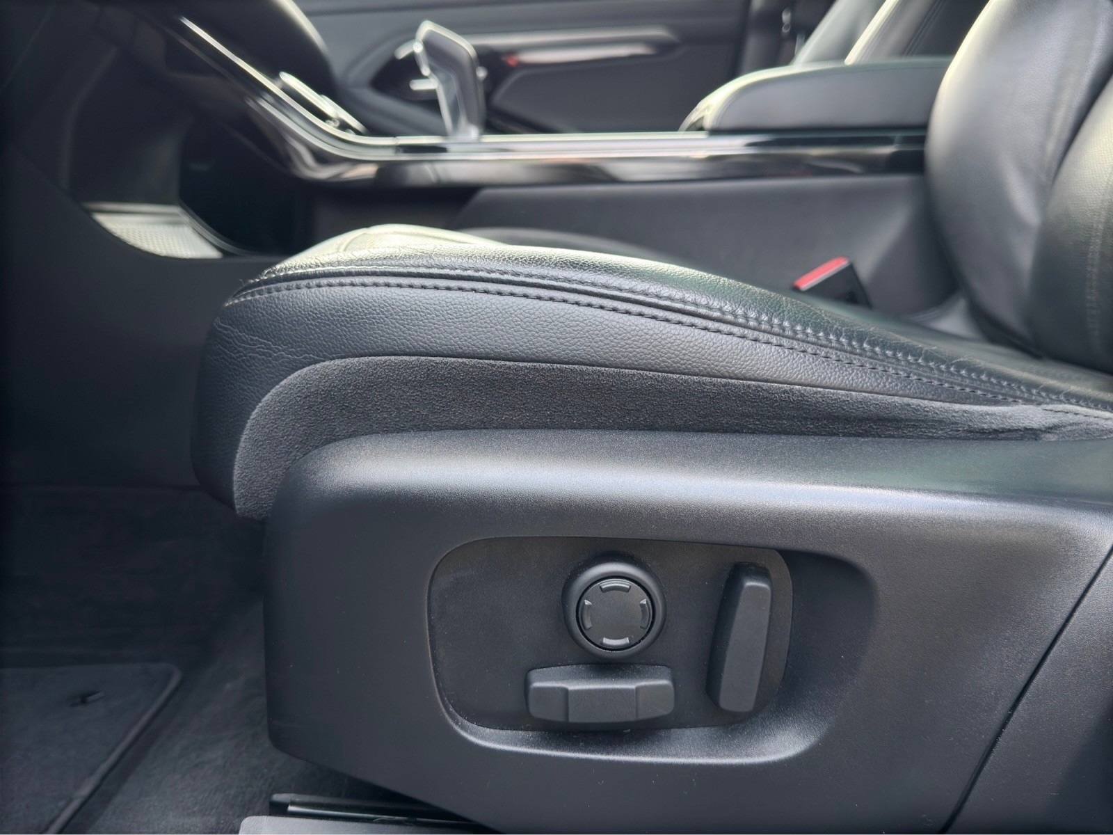 LAND ROVER Range Rover Evoque R-Dynamic P 200 SE AT9-image-17