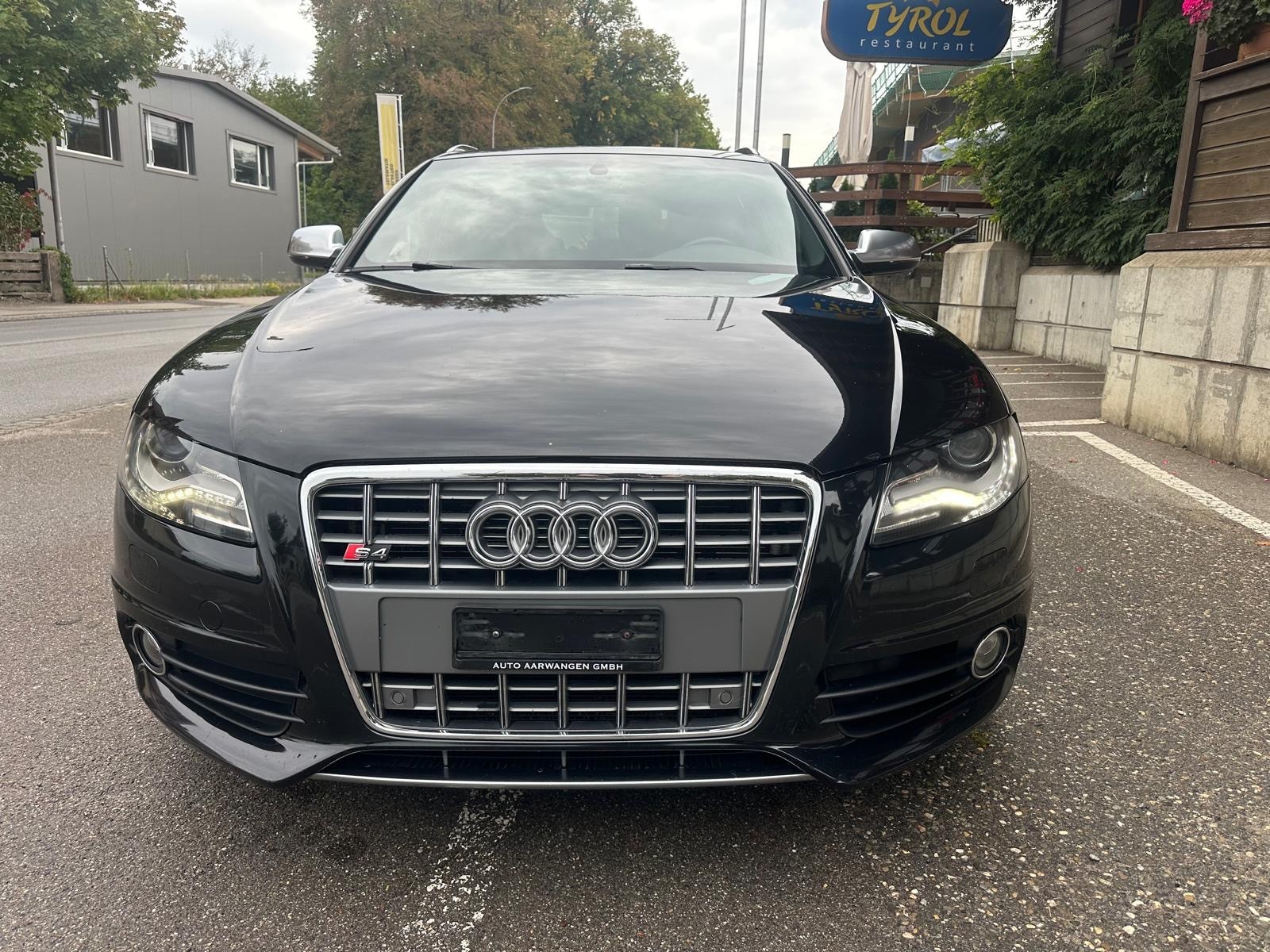 AUDI S4 Avant 3.0 TFSI quattro S-tronic-image-5