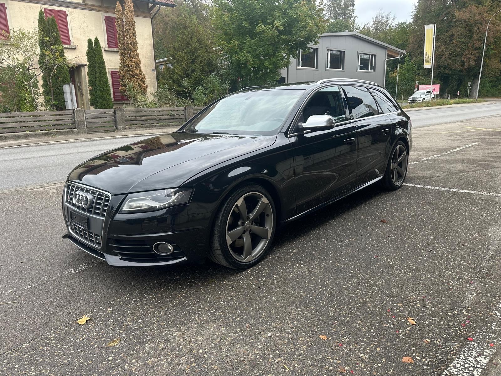 AUDI S4 Avant 3.0 TFSI quattro S-tronic-showroom-element-1