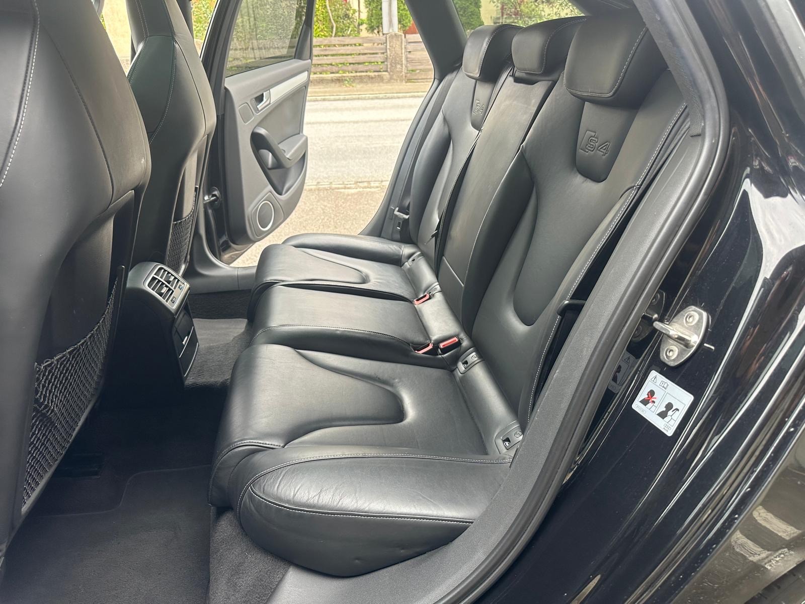 AUDI S4 Avant 3.0 TFSI quattro S-tronic-image-10