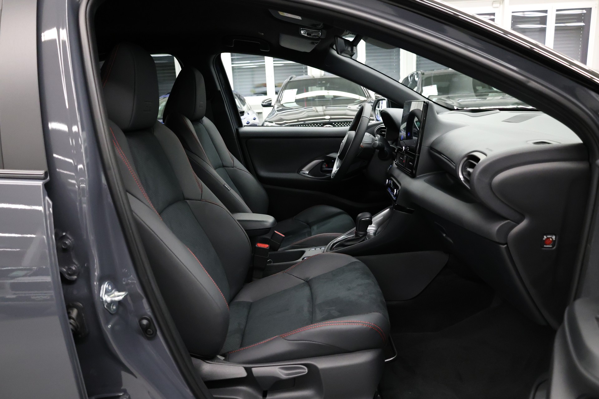 TOYOTA Yaris 1.5 VVT-i HSD GR Sport-image-23