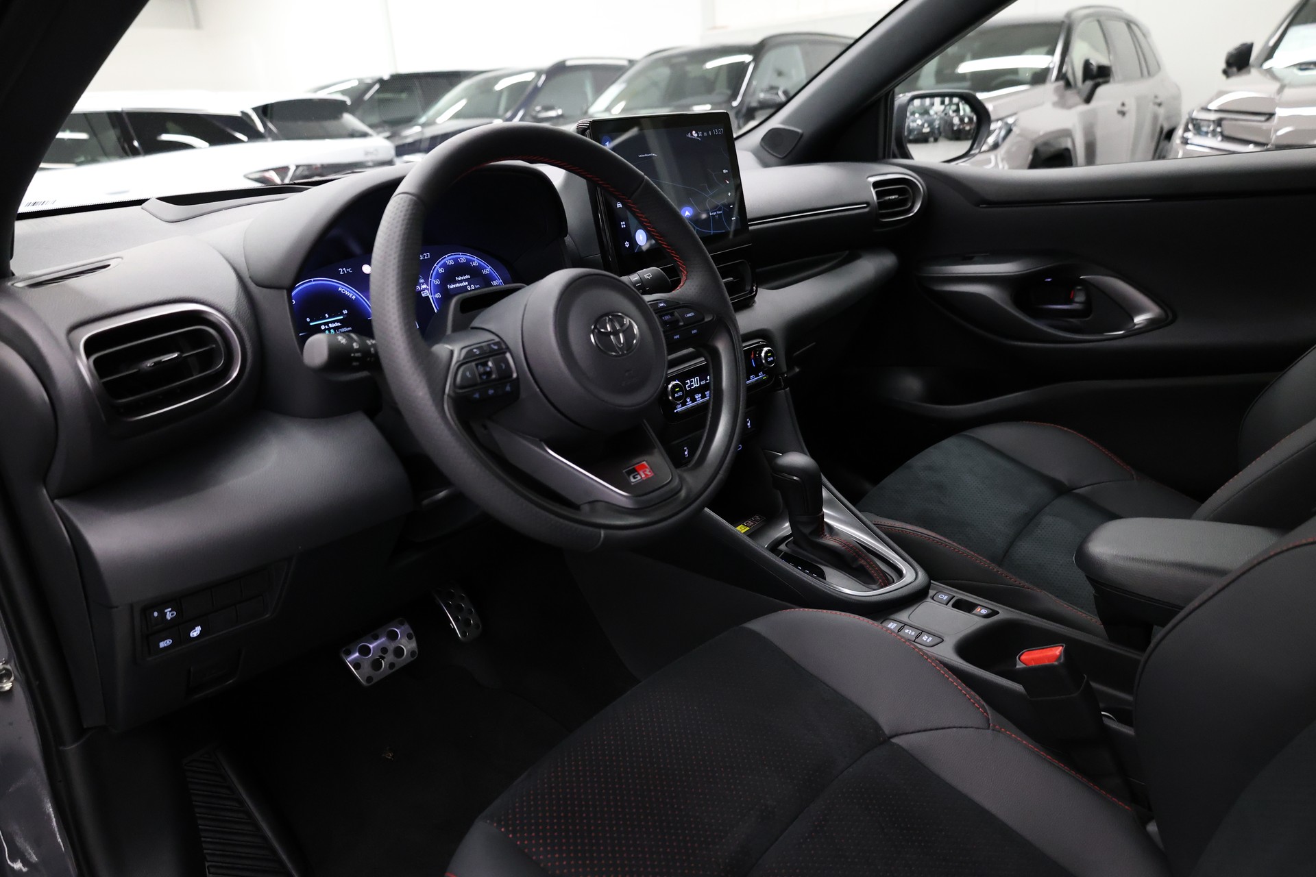 TOYOTA Yaris 1.5 VVT-i HSD GR Sport-image-21