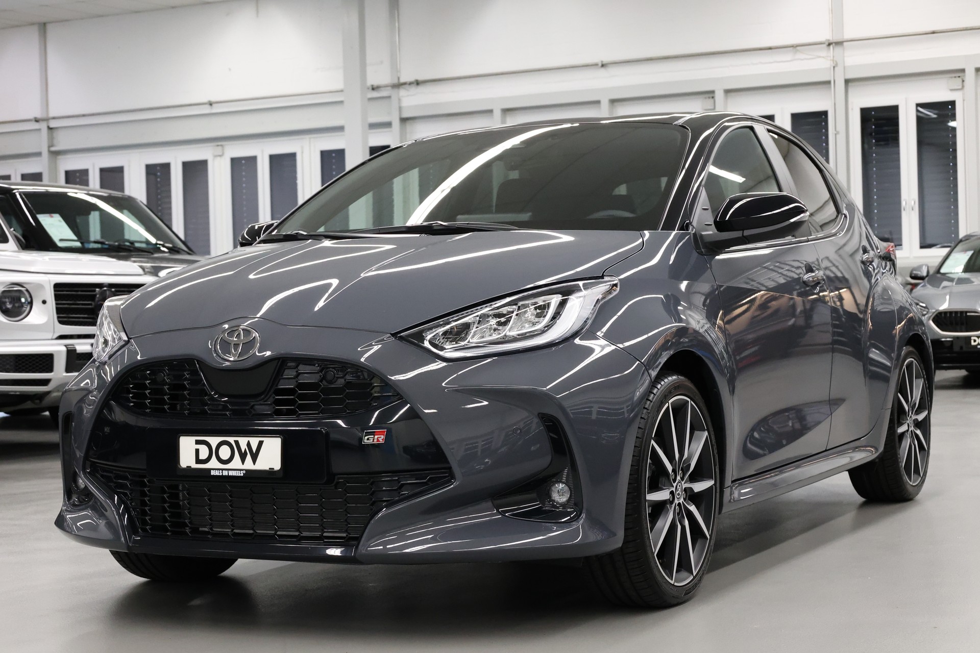 TOYOTA Yaris 1.5 VVT-i HSD GR Sport-showroom-element-3