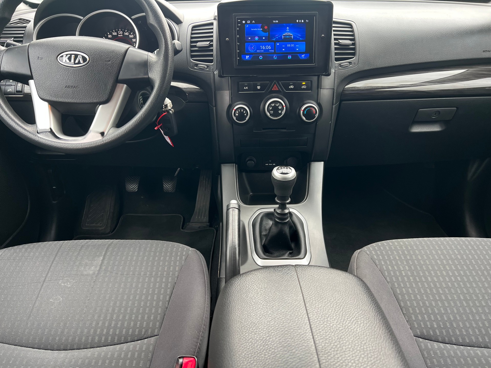 KIA Sorento 2.4 CVVT Classic-image-6