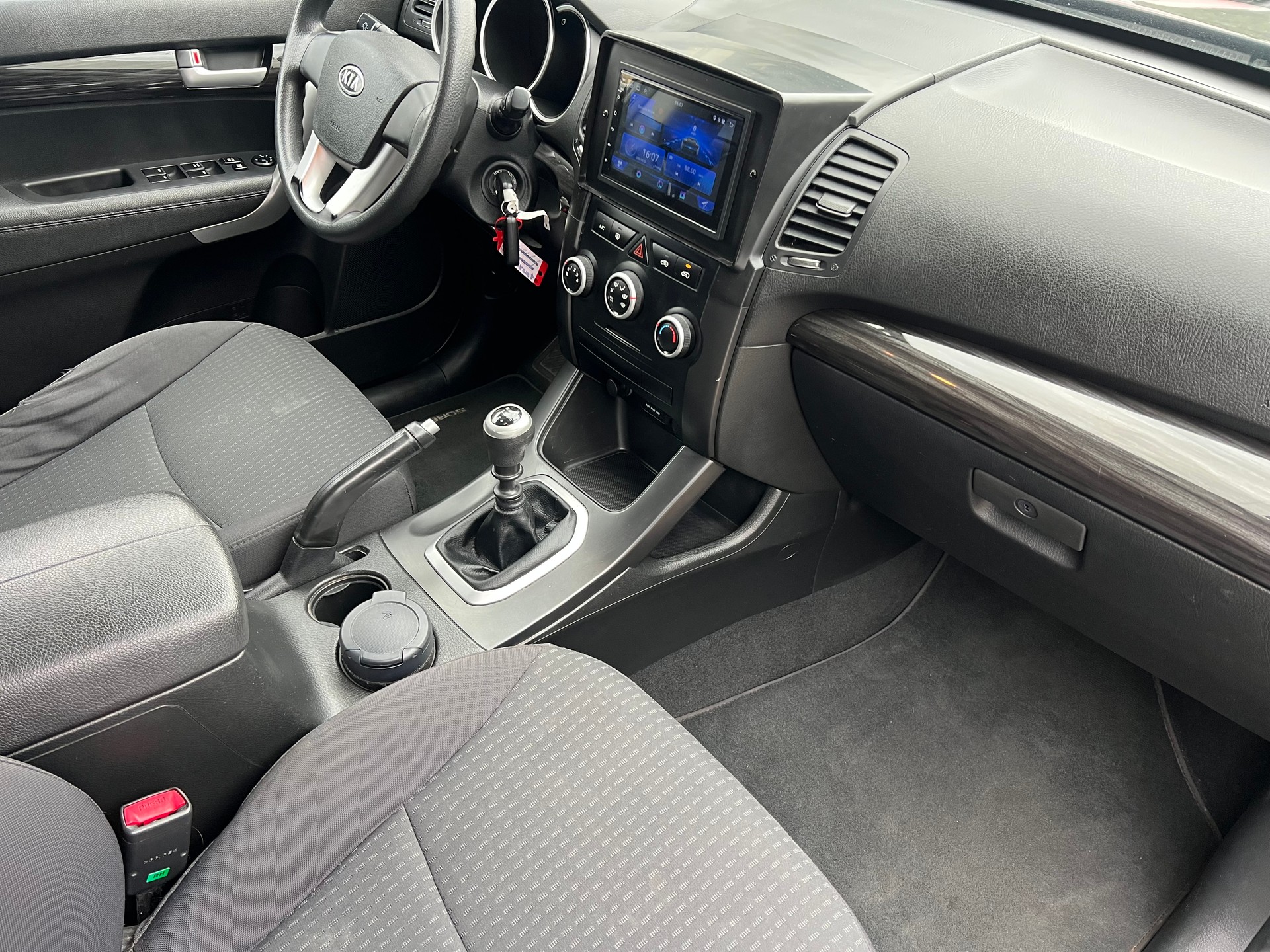 KIA Sorento 2.4 CVVT Classic-image-8