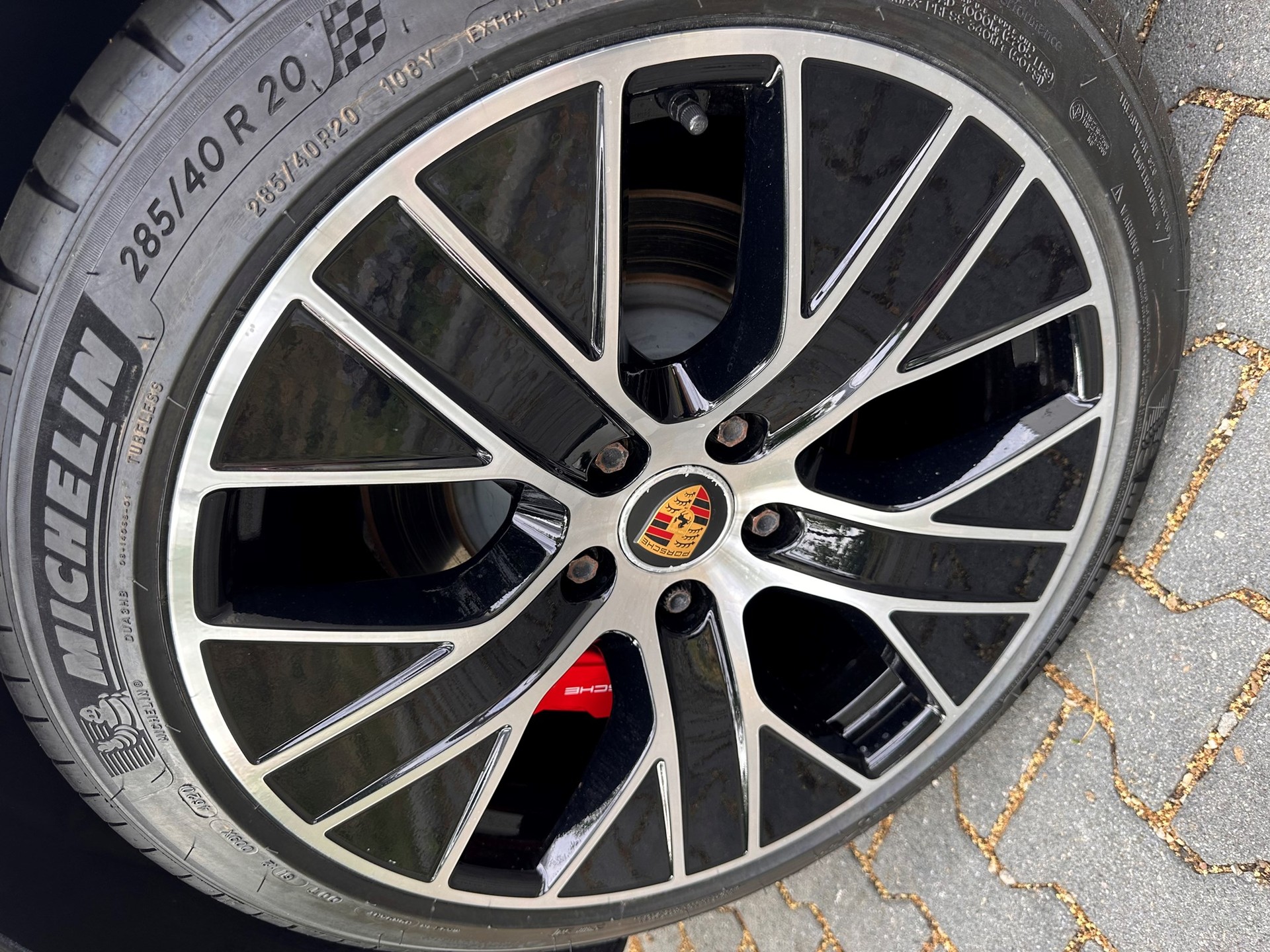 PORSCHE Taycan 4S-image-11
