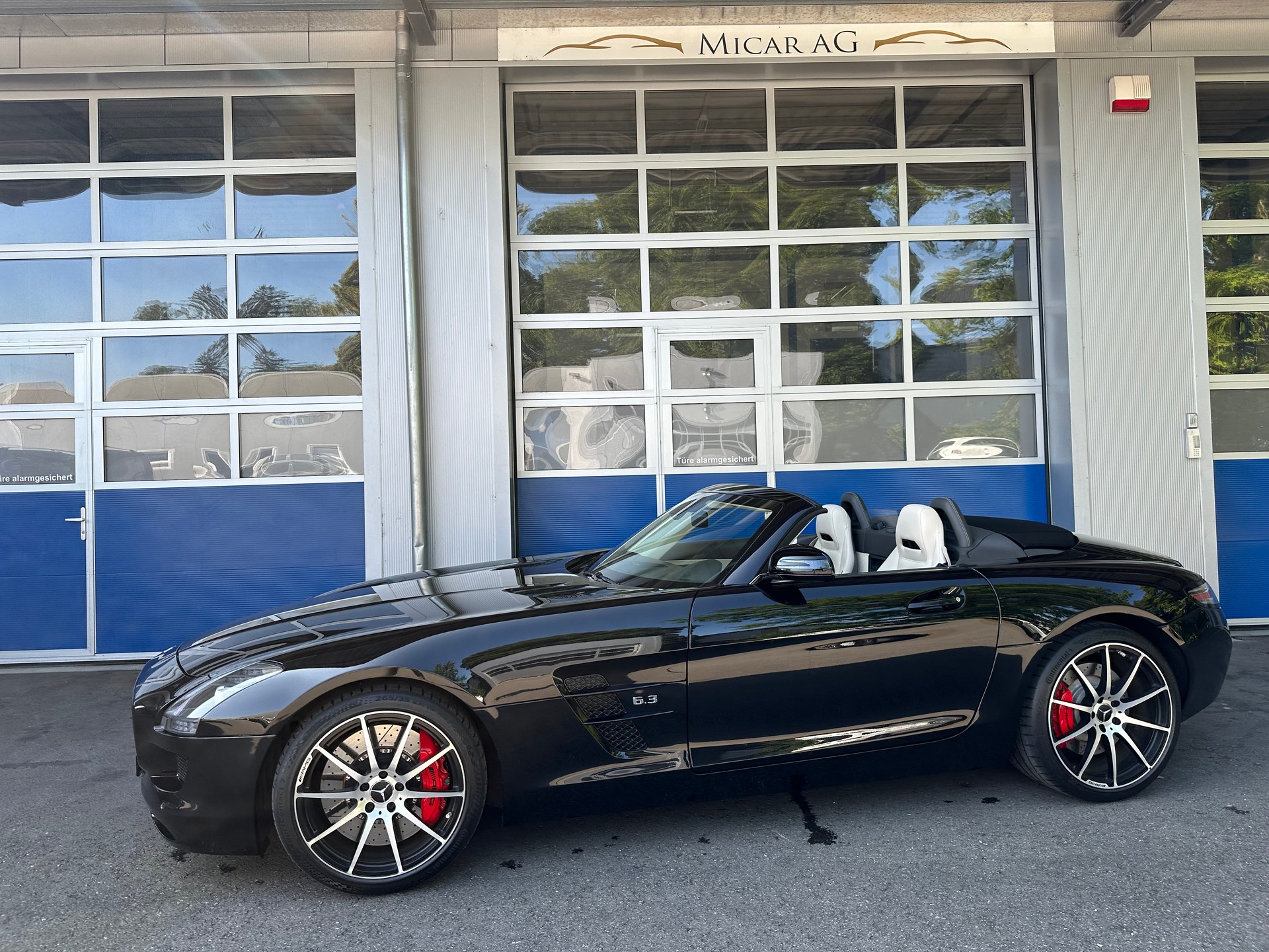 MERCEDES-BENZ SLS 63 AMG GT Roadster-image-4