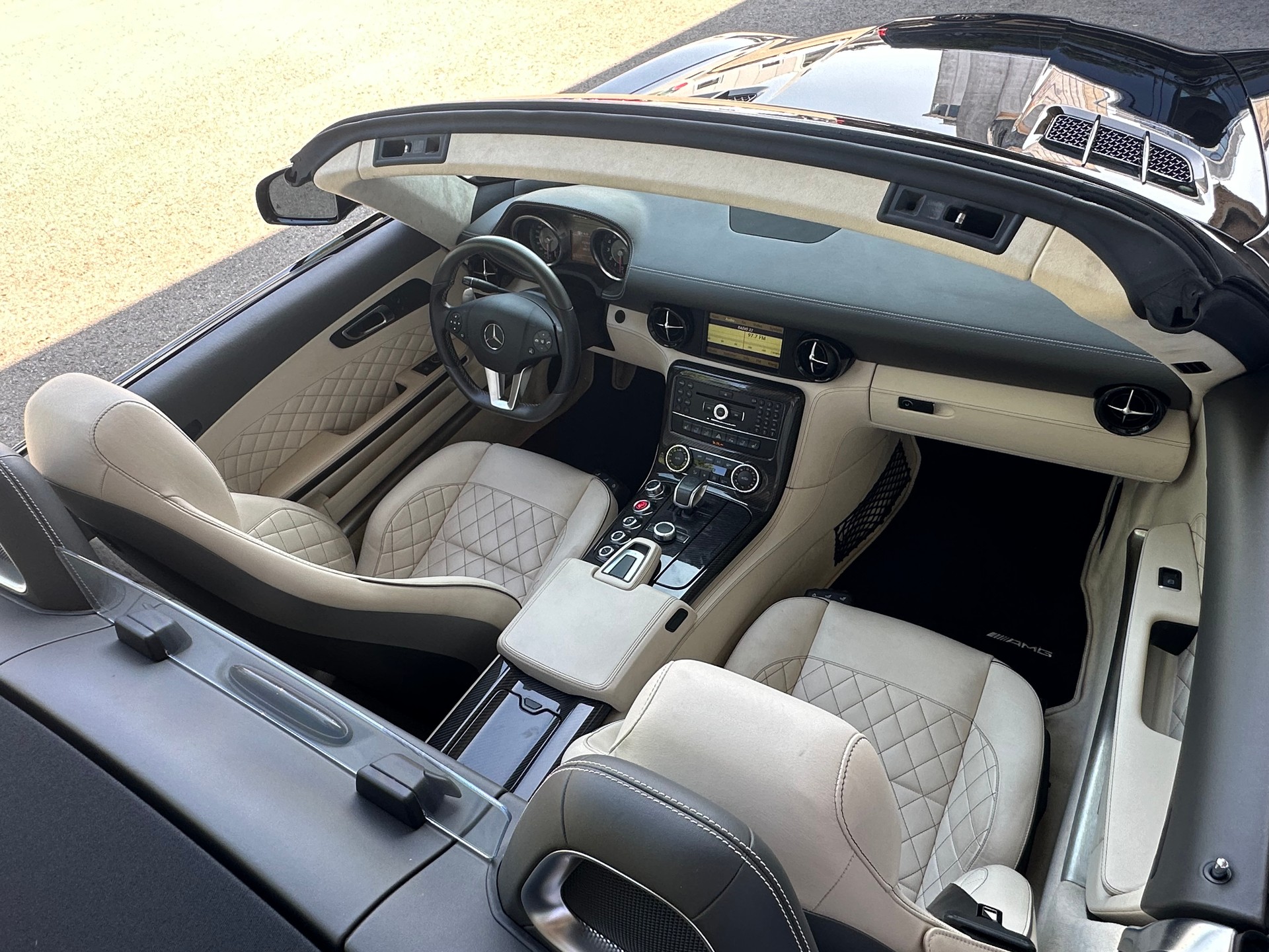 MERCEDES-BENZ SLS 63 AMG GT Roadster-image-14