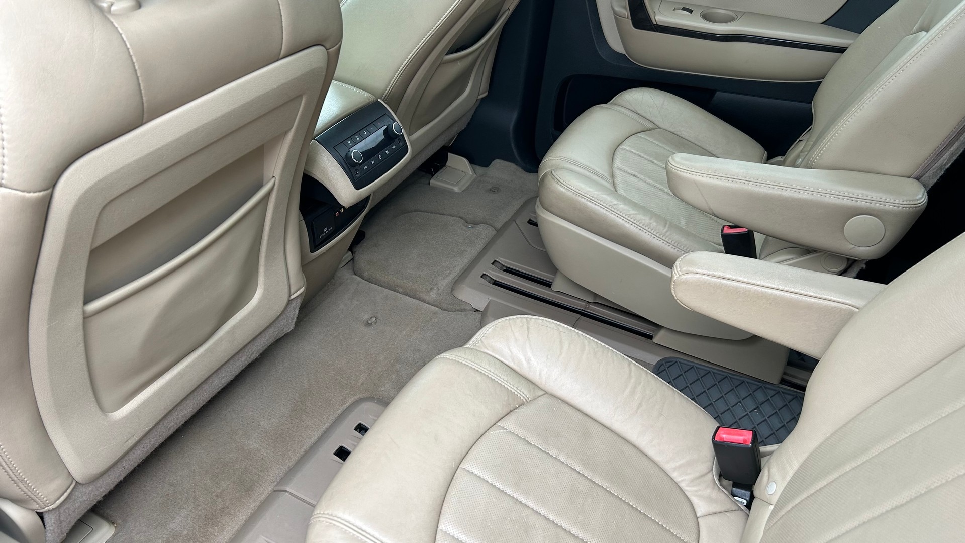 GMC Acadia 3.6 AWD-image-31