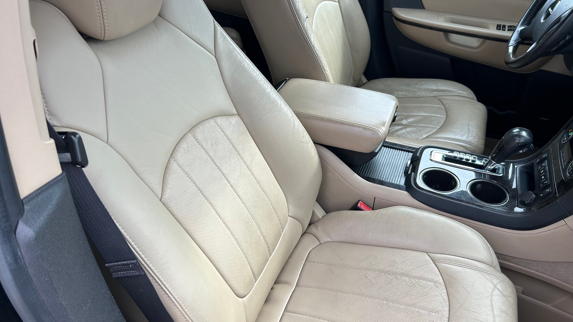 GMC Acadia 3.6 AWD-image-6