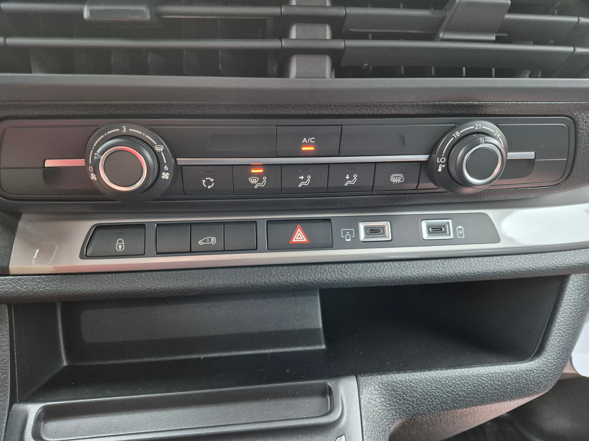 TOYOTA Proace EV 75kWh Medium Advanced-image-18
