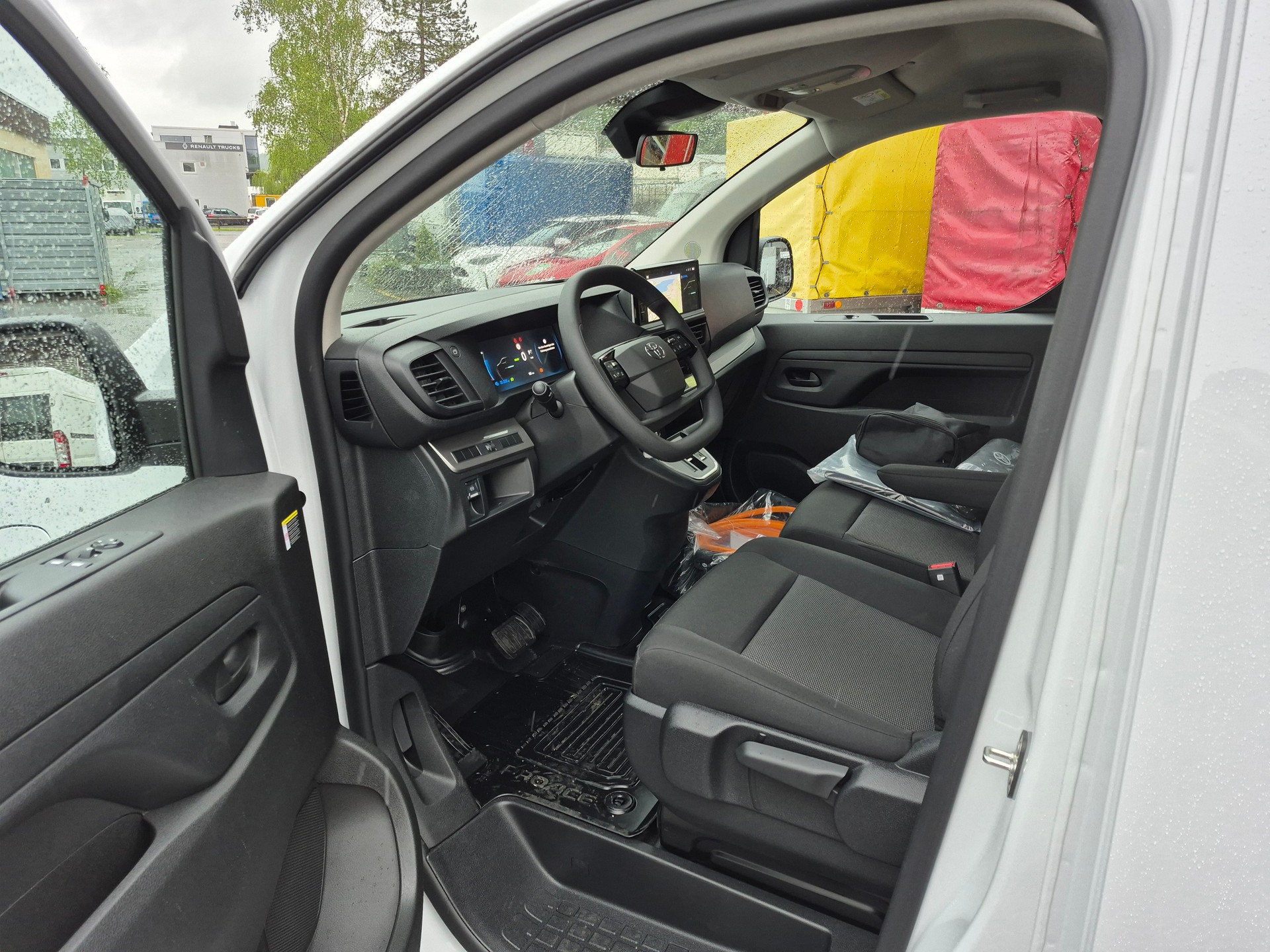 TOYOTA Proace EV 75kWh Medium Advanced-image-13