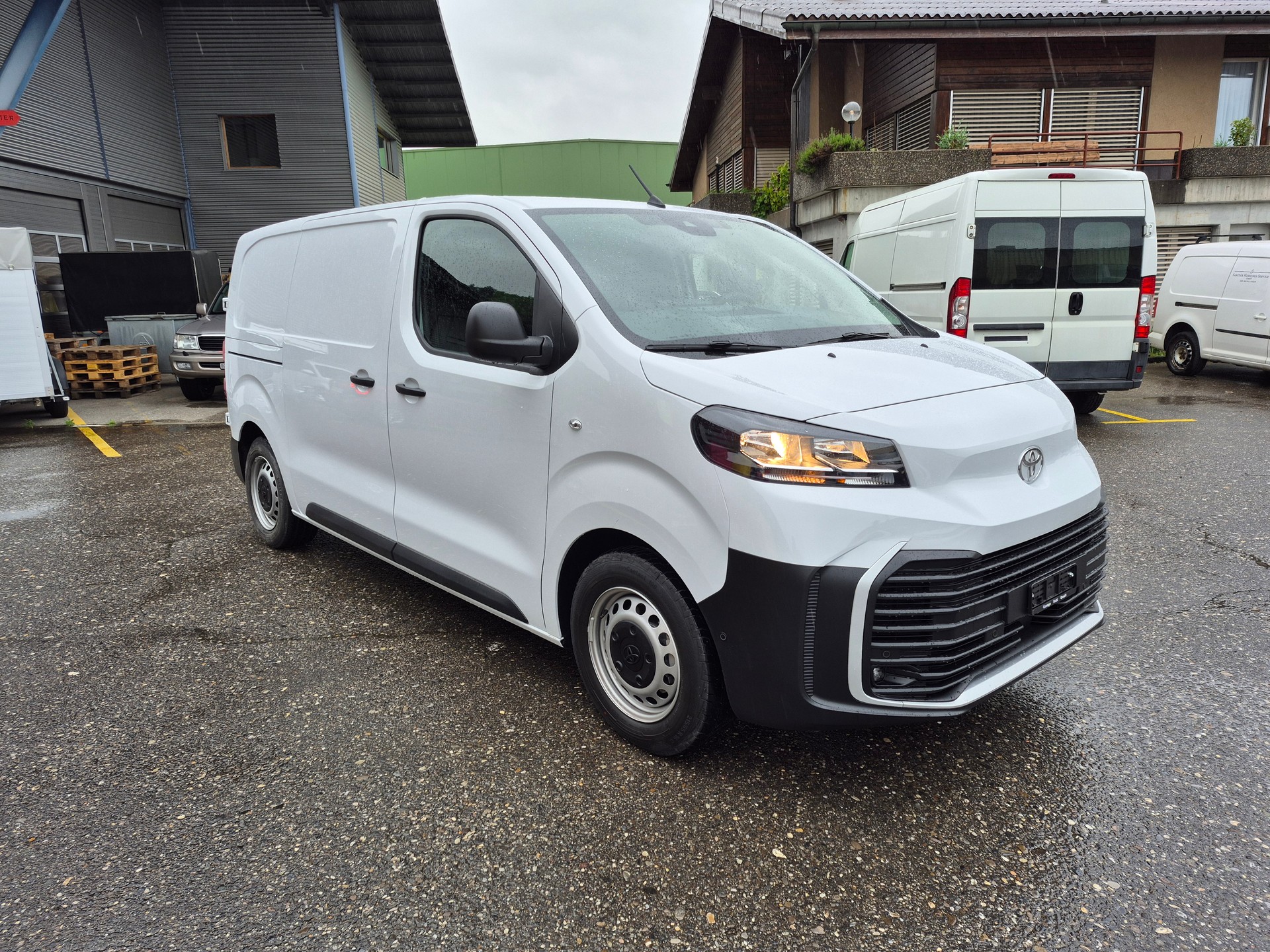 TOYOTA Proace EV 75kWh Medium Advanced-showroom-element-2