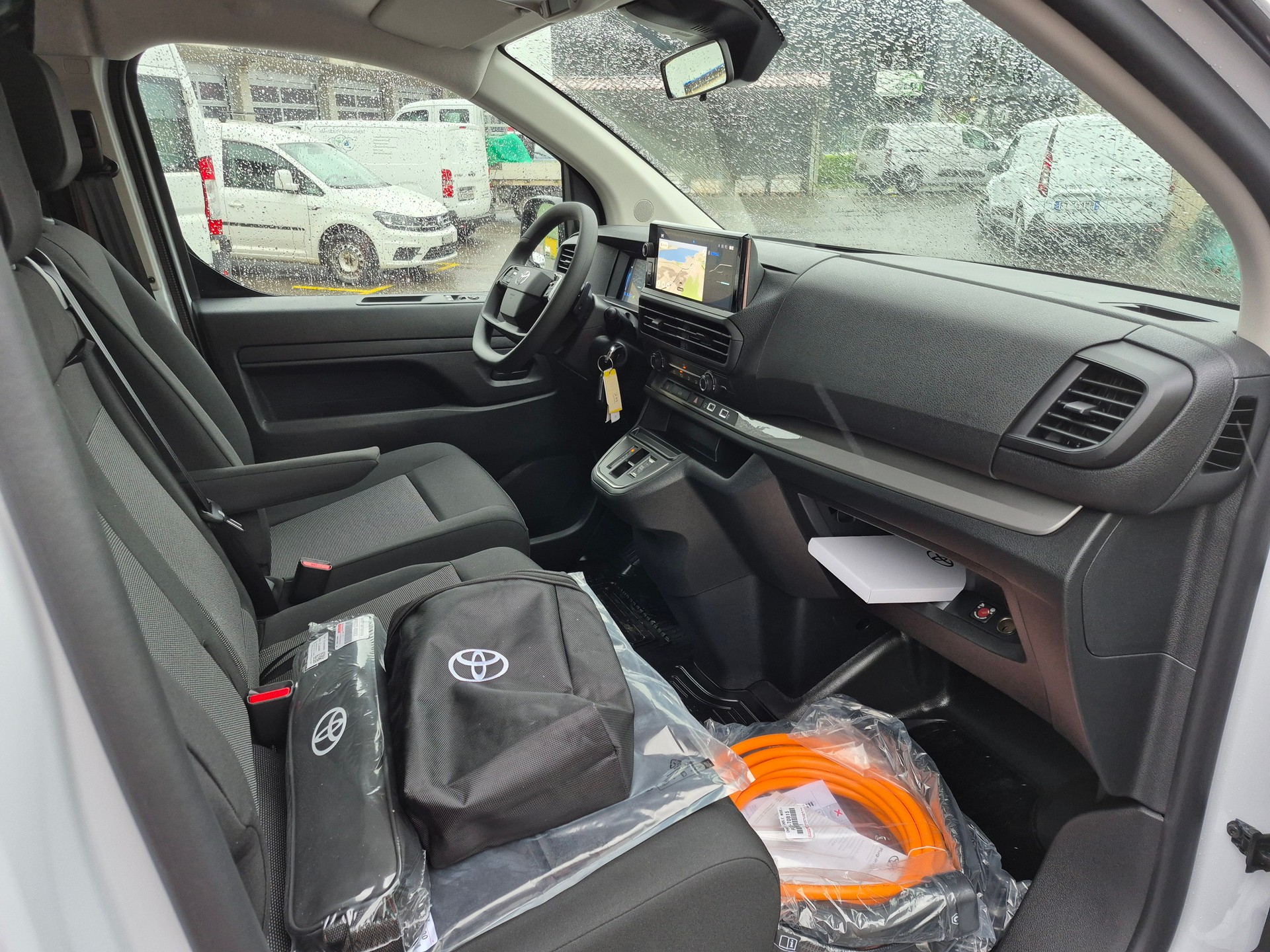 TOYOTA Proace EV 75kWh Medium Advanced-image-14