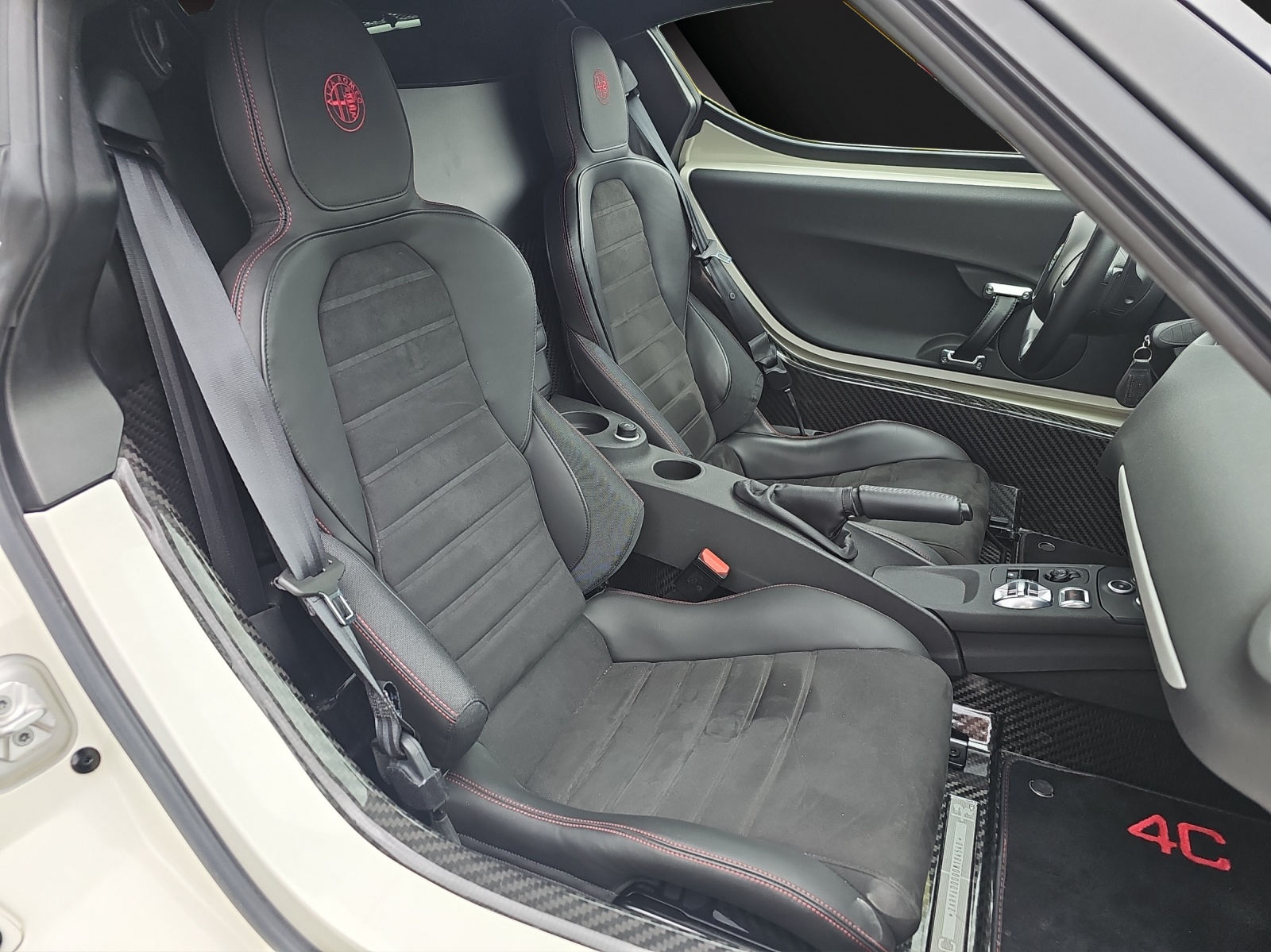 ALFA ROMEO 4C 1750 TBi TCT-image-16