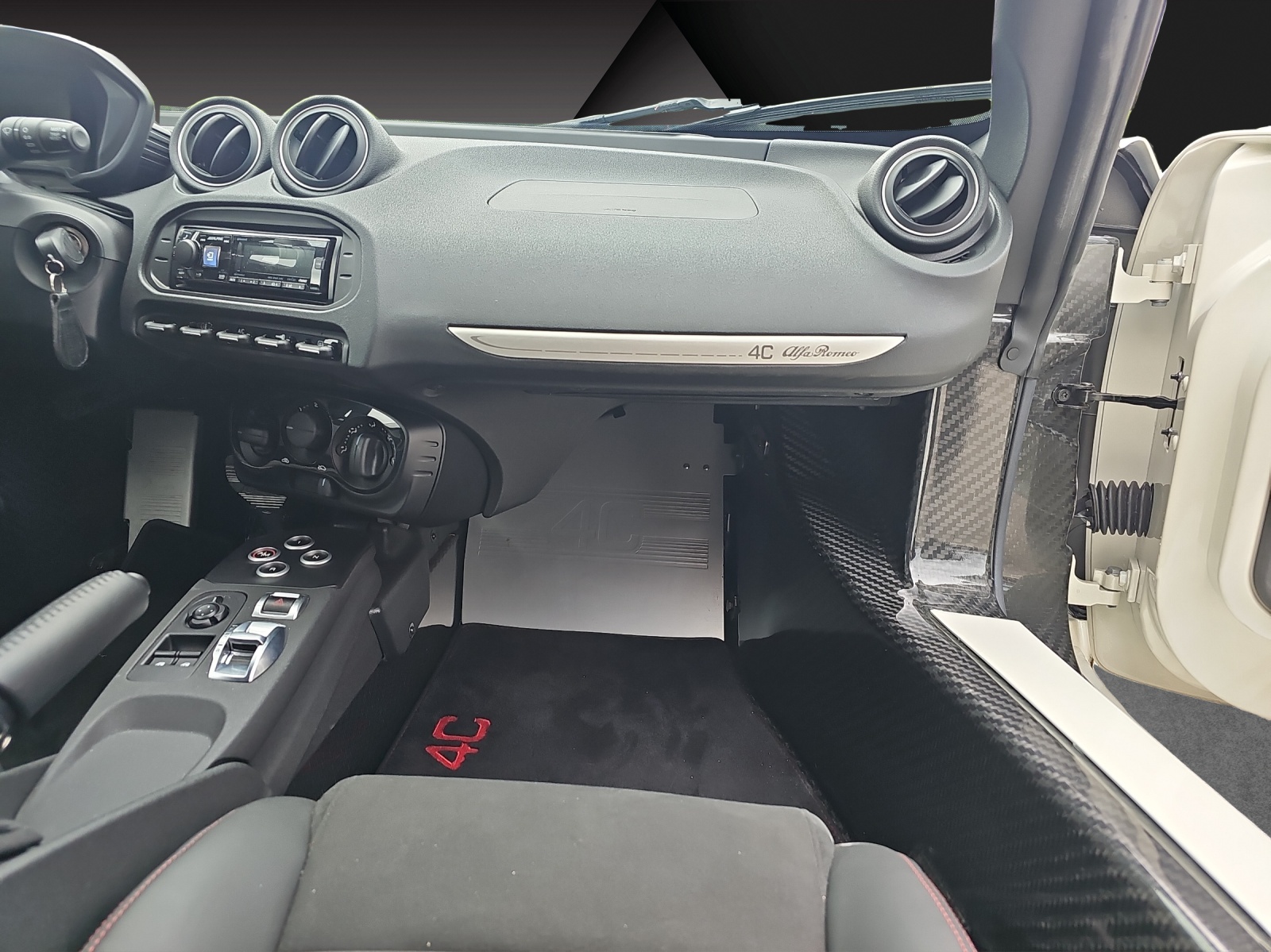 ALFA ROMEO 4C 1750 TBi TCT-image-17