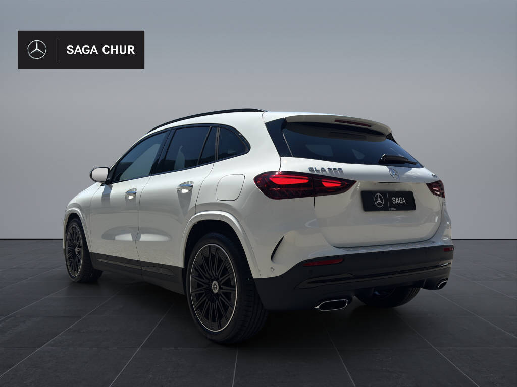 MERCEDES-BENZ GLA 250 Swiss Star AMG Line 4matic-showroom-element-3