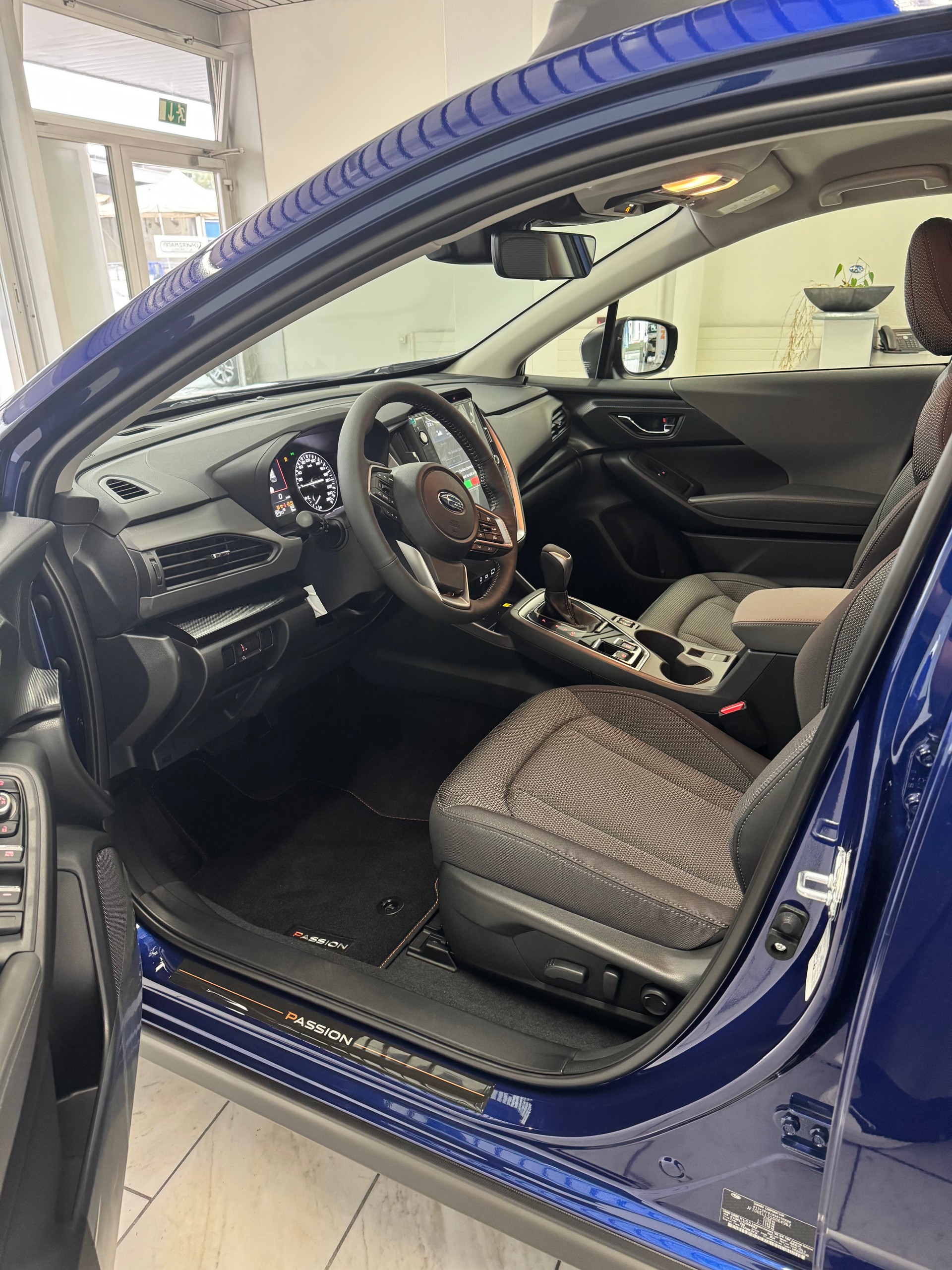 SUBARU Crosstrek 2.0 e-Boxer Passion AWD Lineartronic-image-8