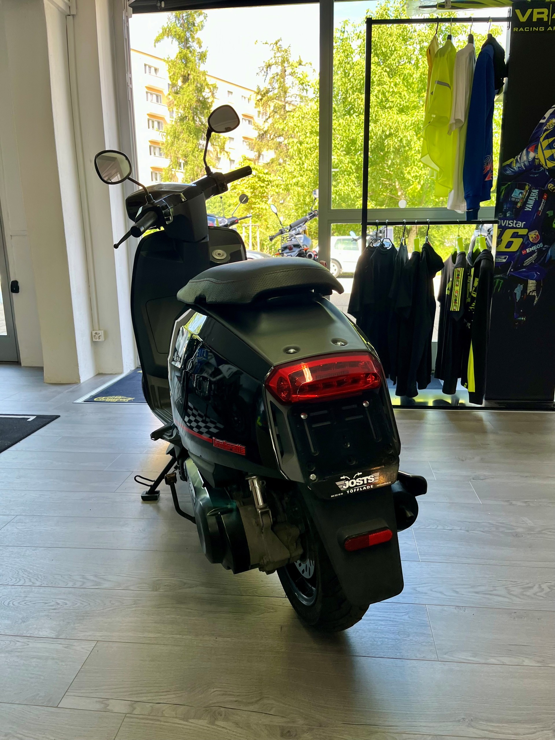 LAMBRETTA V 125 Special Fix Fender Pirelli Edition - GRATIS LIEFERUNG*-image-3