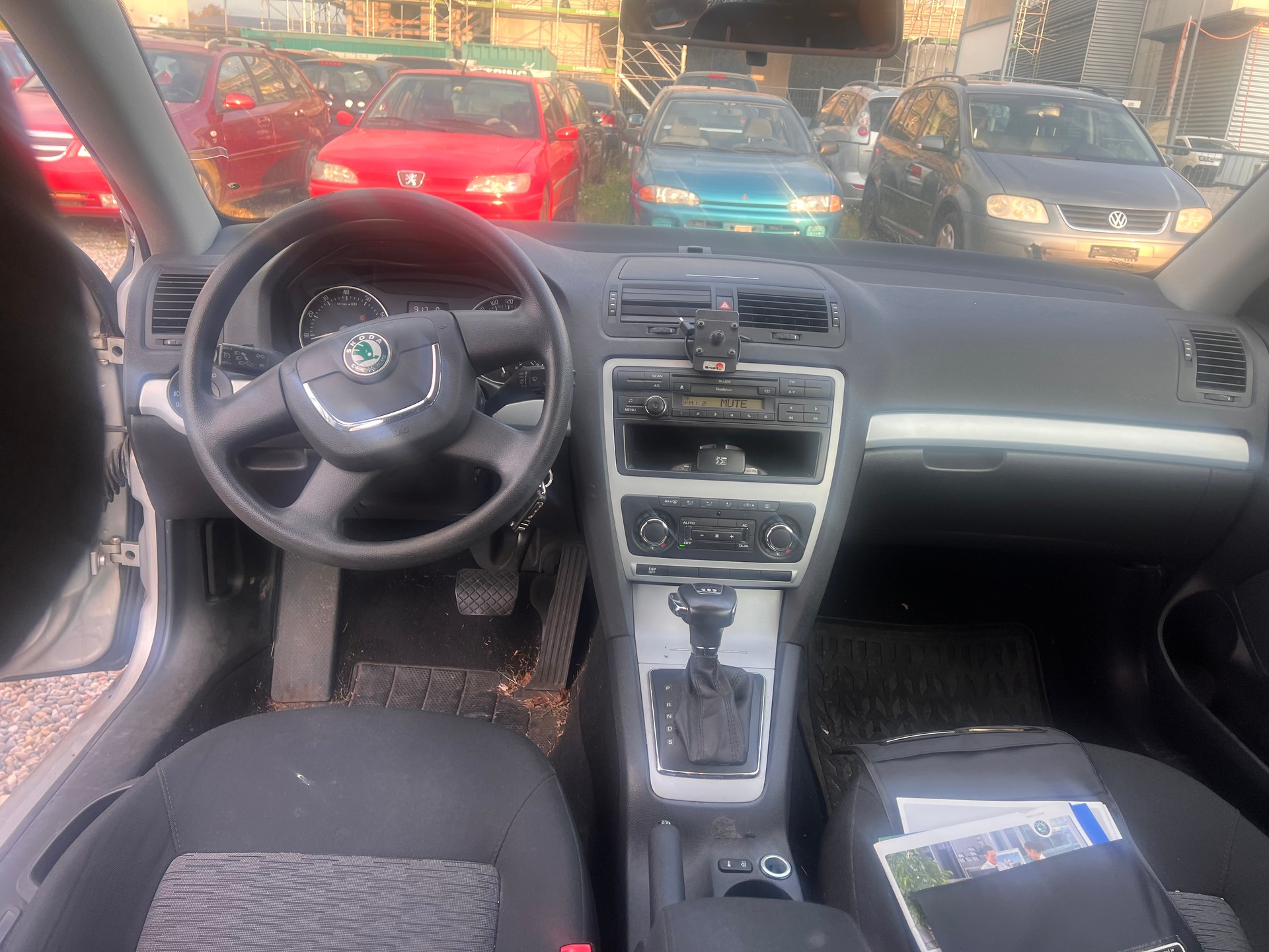 SKODA Octavia Combi 1.4 TSI Ambiente DSG-image-6