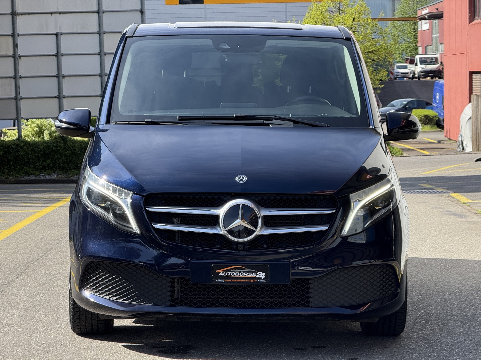 MERCEDES-BENZ V 300 d Avantgarde lang 4matic Van-showroom-element-2