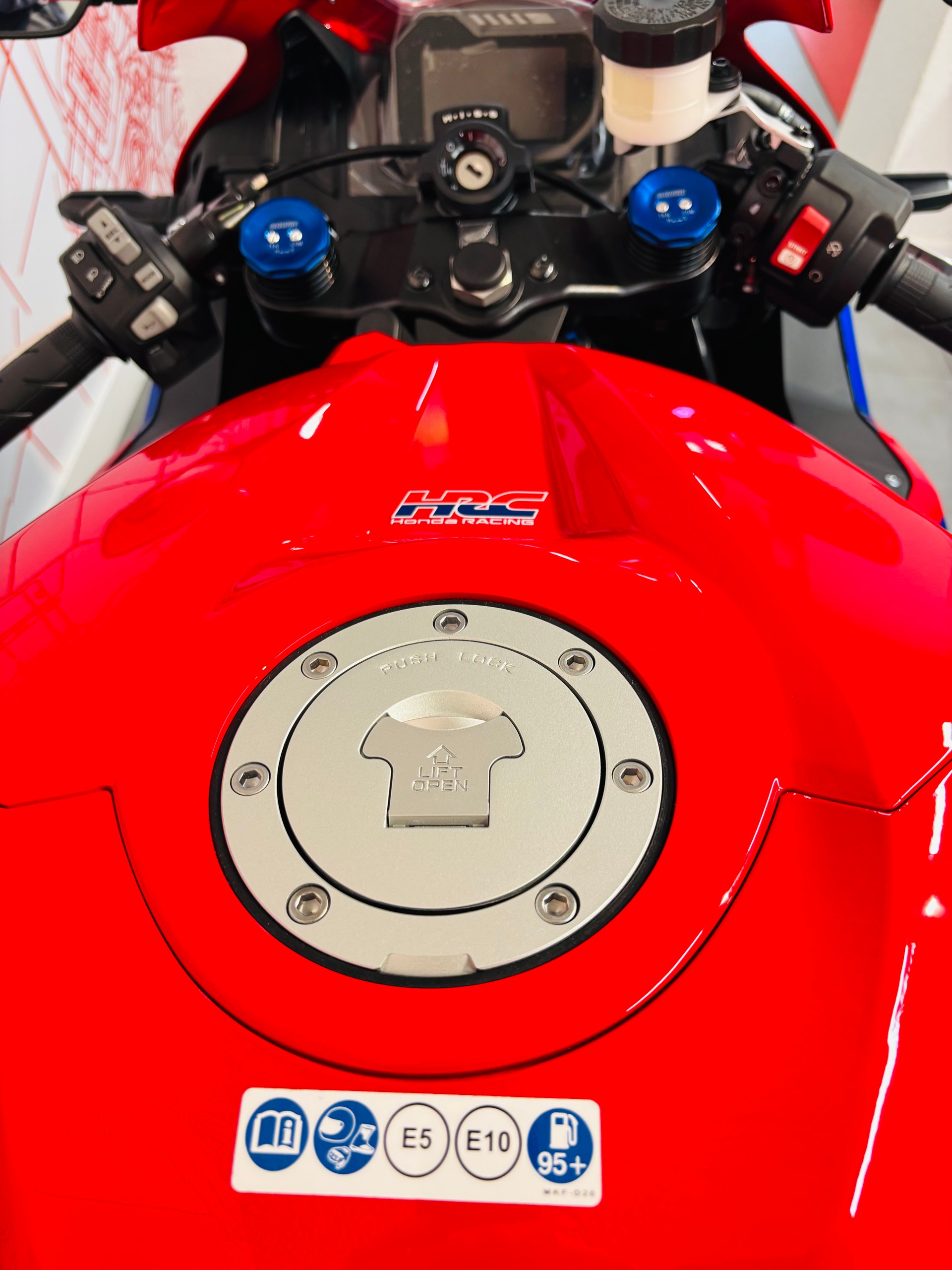 HONDA CBR 600 RR-image-10