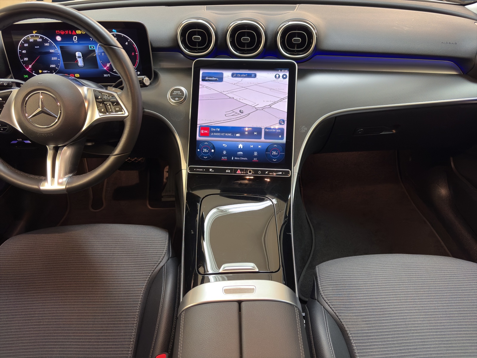 MERCEDES-BENZ C 220 d T 4M Avantgarde-image-11