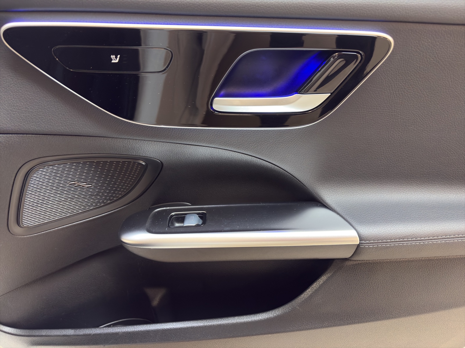 MERCEDES-BENZ C 220 d T 4M Avantgarde-image-10