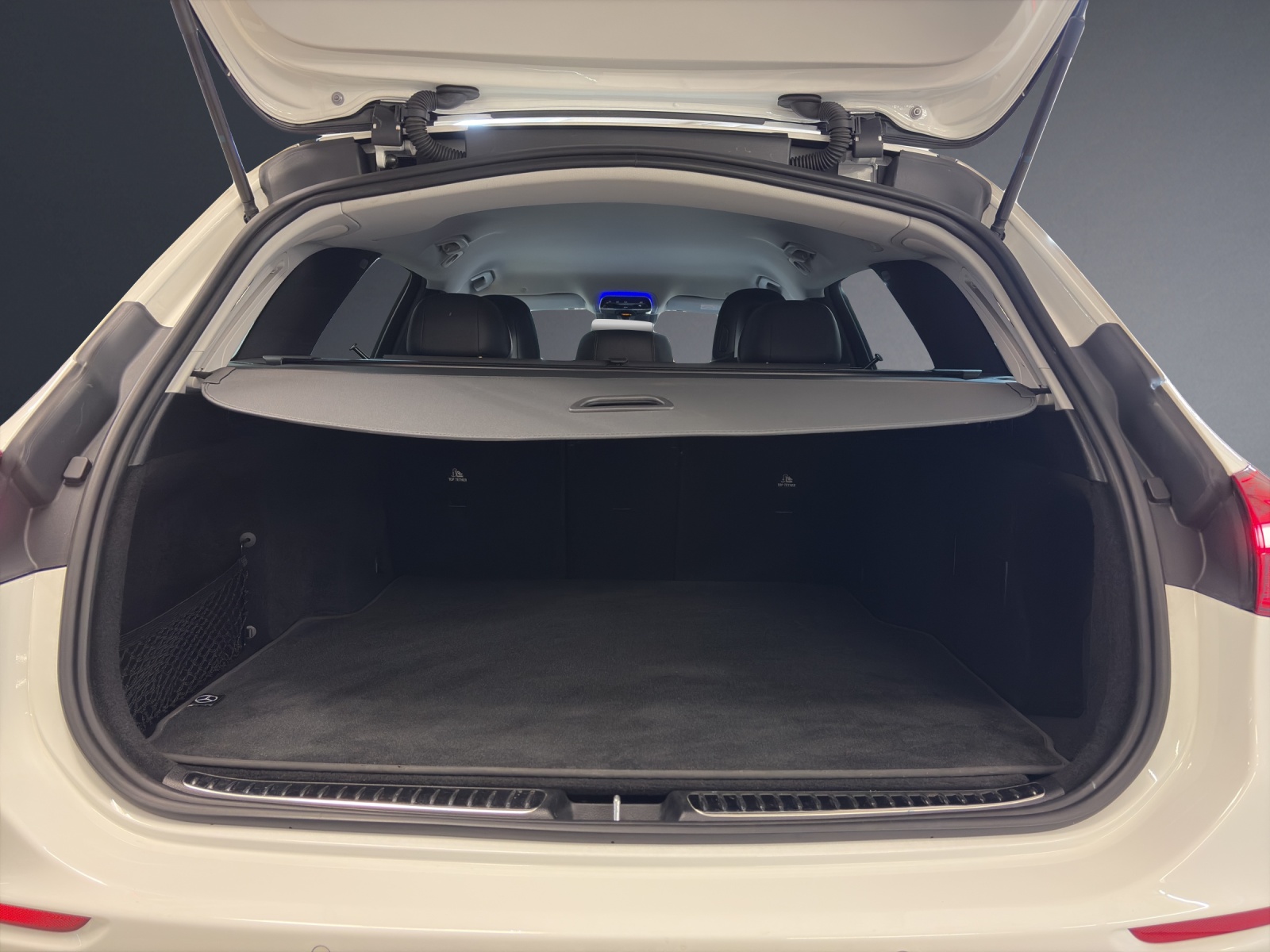 MERCEDES-BENZ C 220 d T 4M Avantgarde-image-16