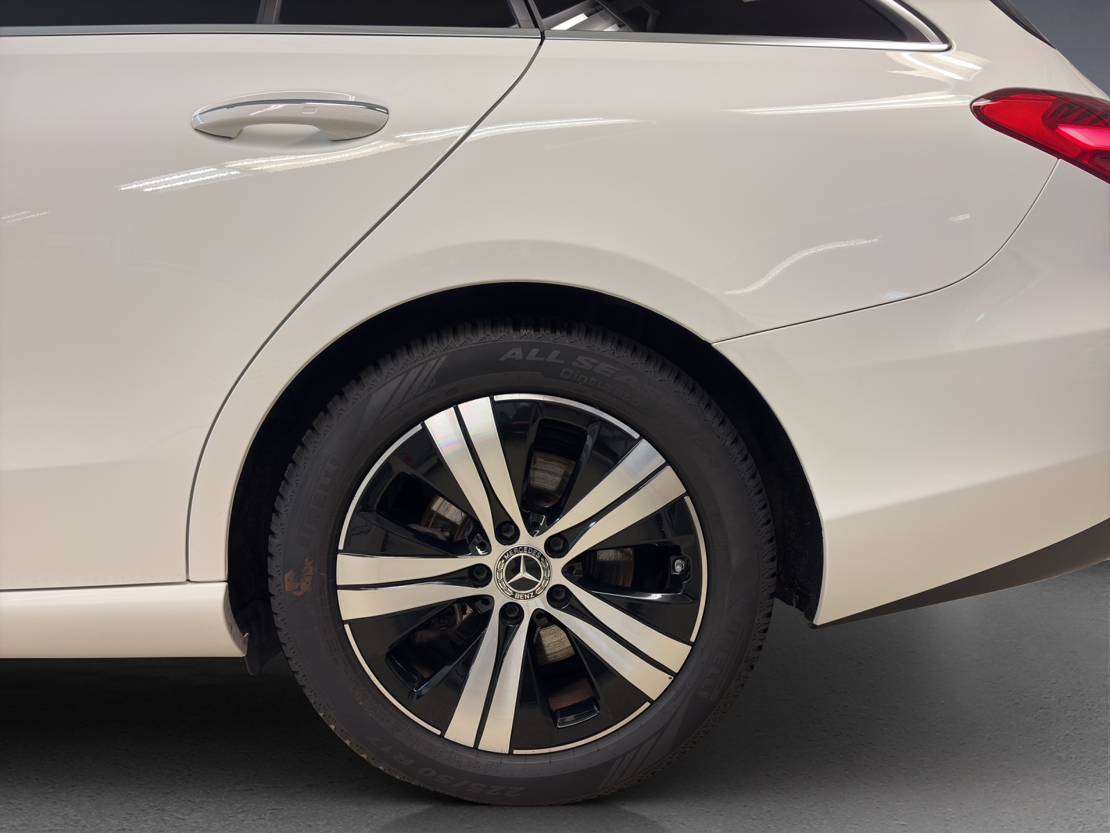 MERCEDES-BENZ C 220 d T 4M Avantgarde-image-5