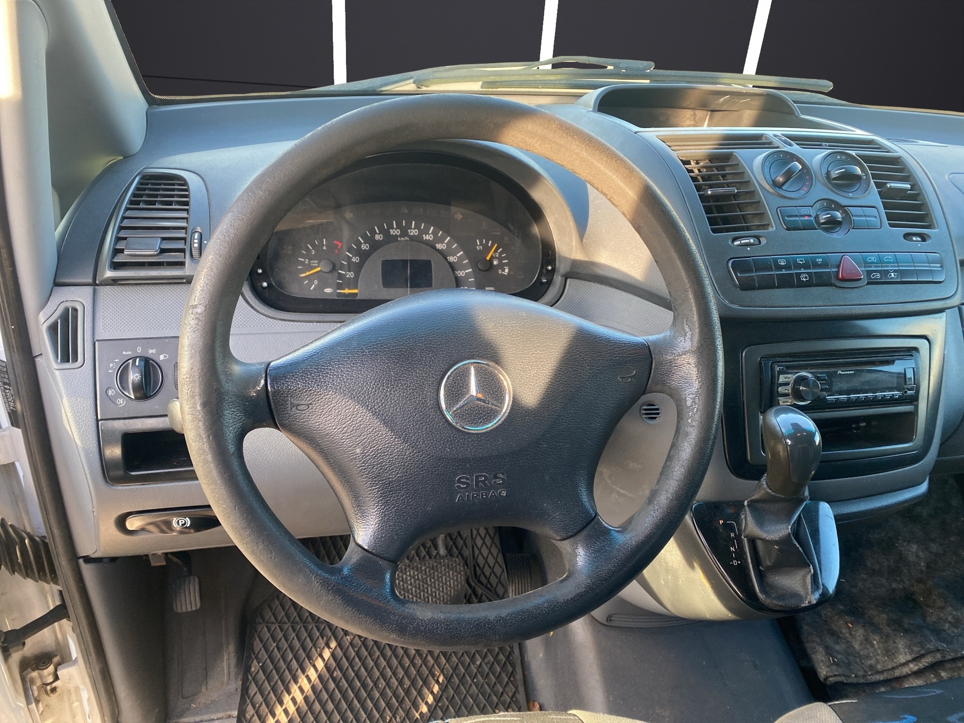 MERCEDES-BENZ Vito 111 CDI L-image-10