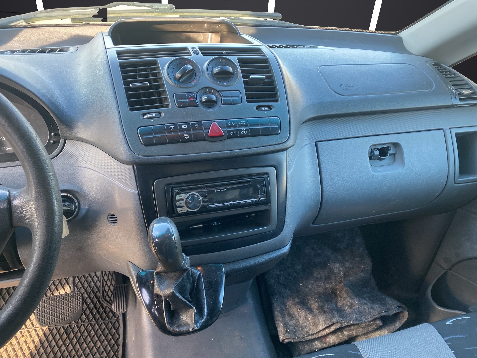 MERCEDES-BENZ Vito 111 CDI L-image-13