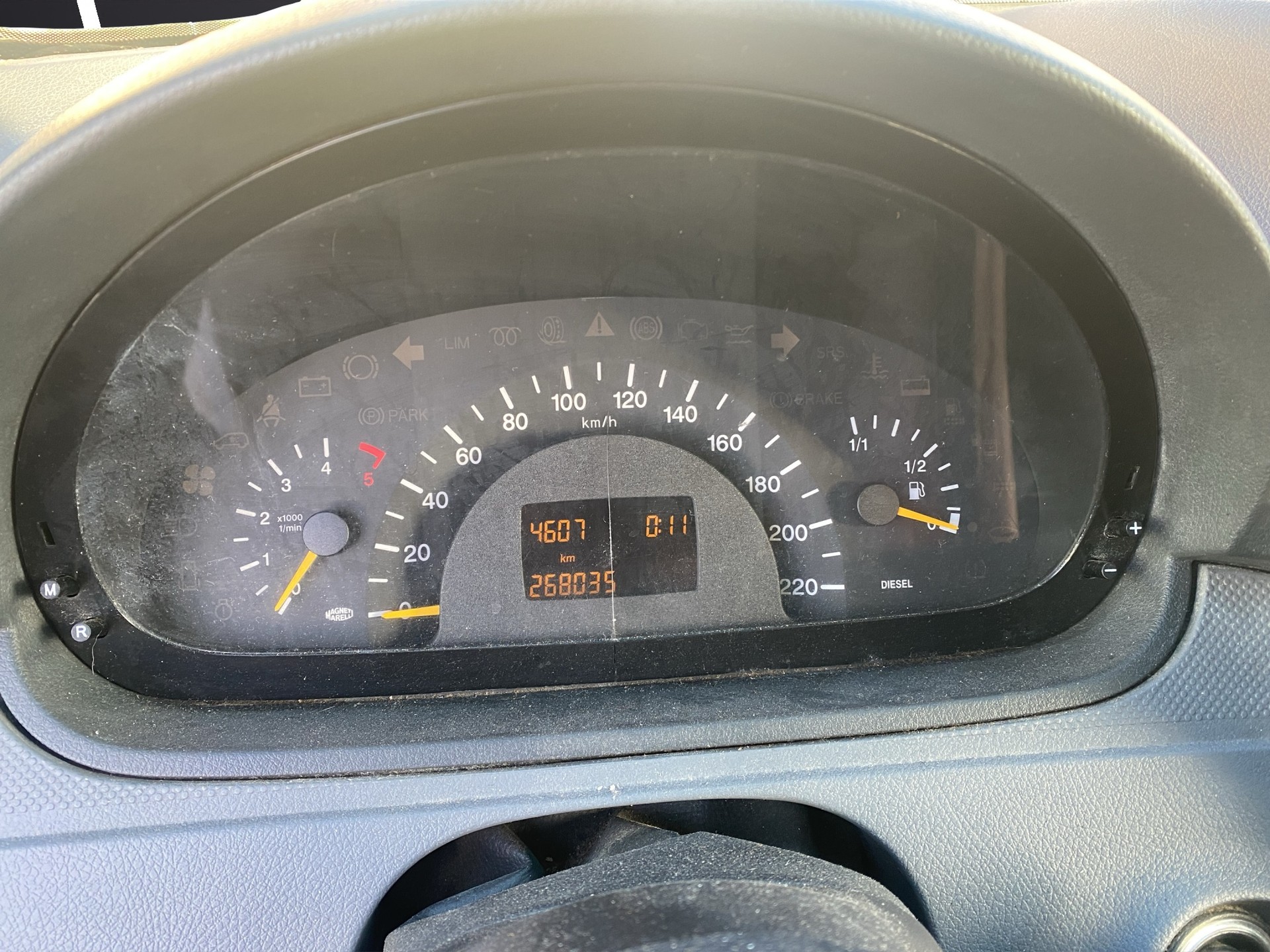 MERCEDES-BENZ Vito 111 CDI L-image-11
