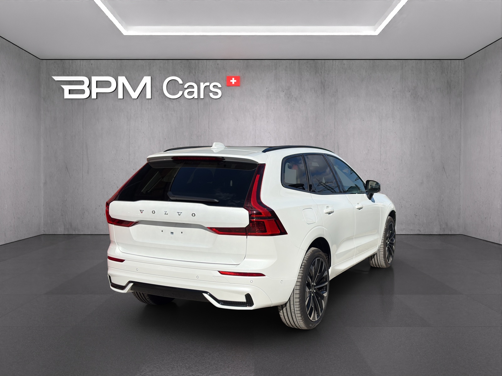 VOLVO XC60 2.0 T8 TE Ultra Dark eAWD-showroom-element-3