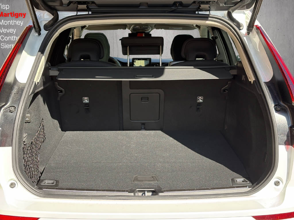 VOLVO XC60 2.0 T8 TE Ultra Dark eAWD-image-13